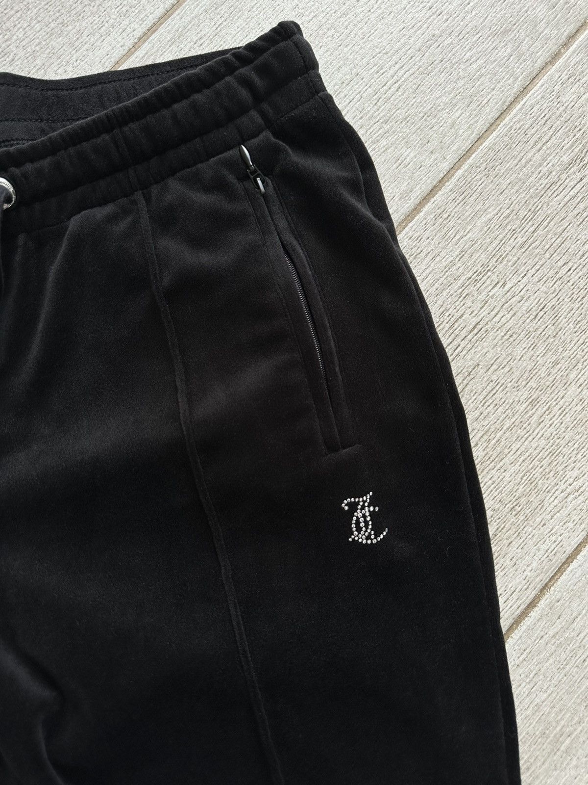 Juicy Couture Juicy Couture Big Logo Velvet Pants Vintage Y2K Style Size 32" / US 10 / IT 46 - 6 Thumbnail