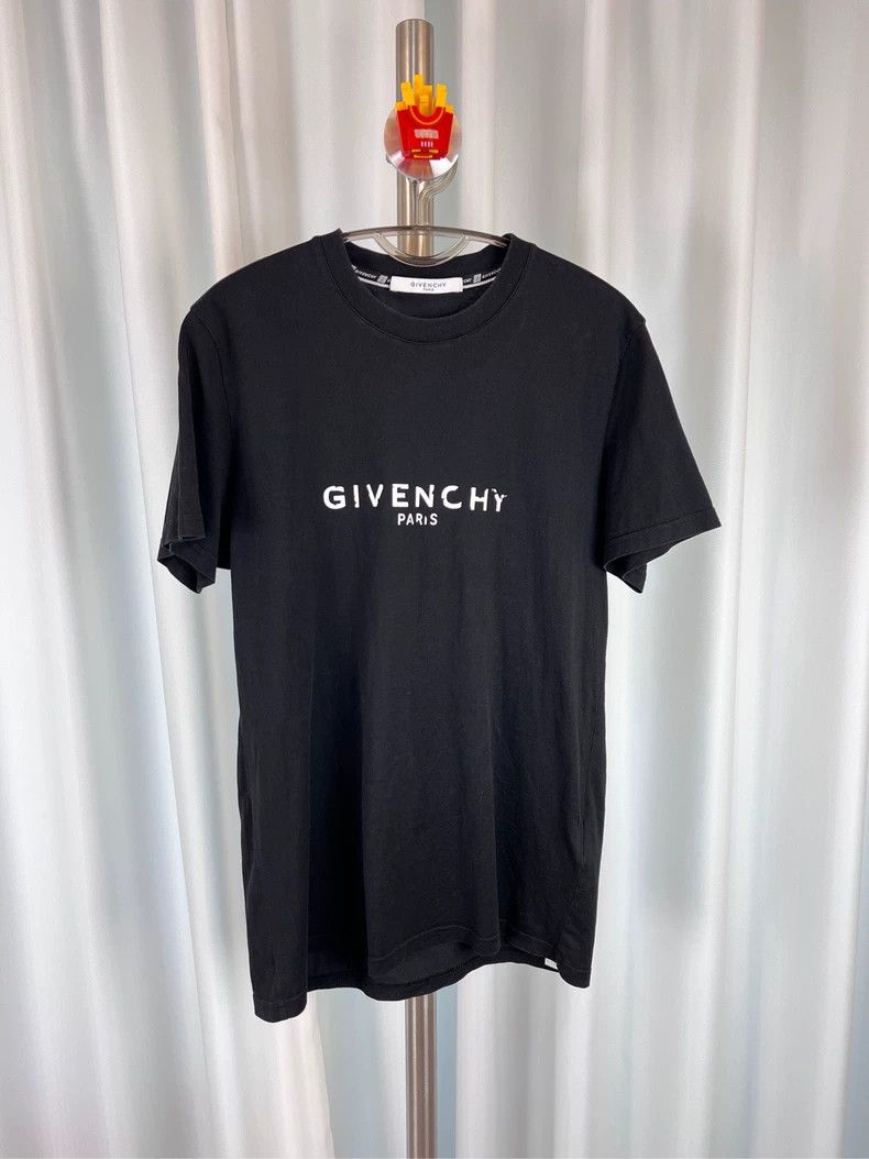 Givenchy Givenchy Printed Ripped Font Logo Short Sleeve Size US S / EU 44-46 / 1 - 1 Thumbnail
