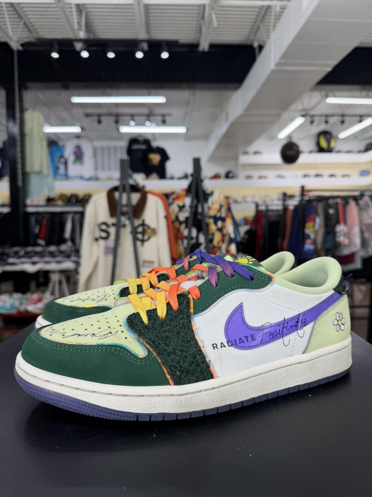 Jordan Brand Air Jordan 1 Low Doernbecher Size 9 (2023) Size US 9 / EU 42 - 1 Thumbnail