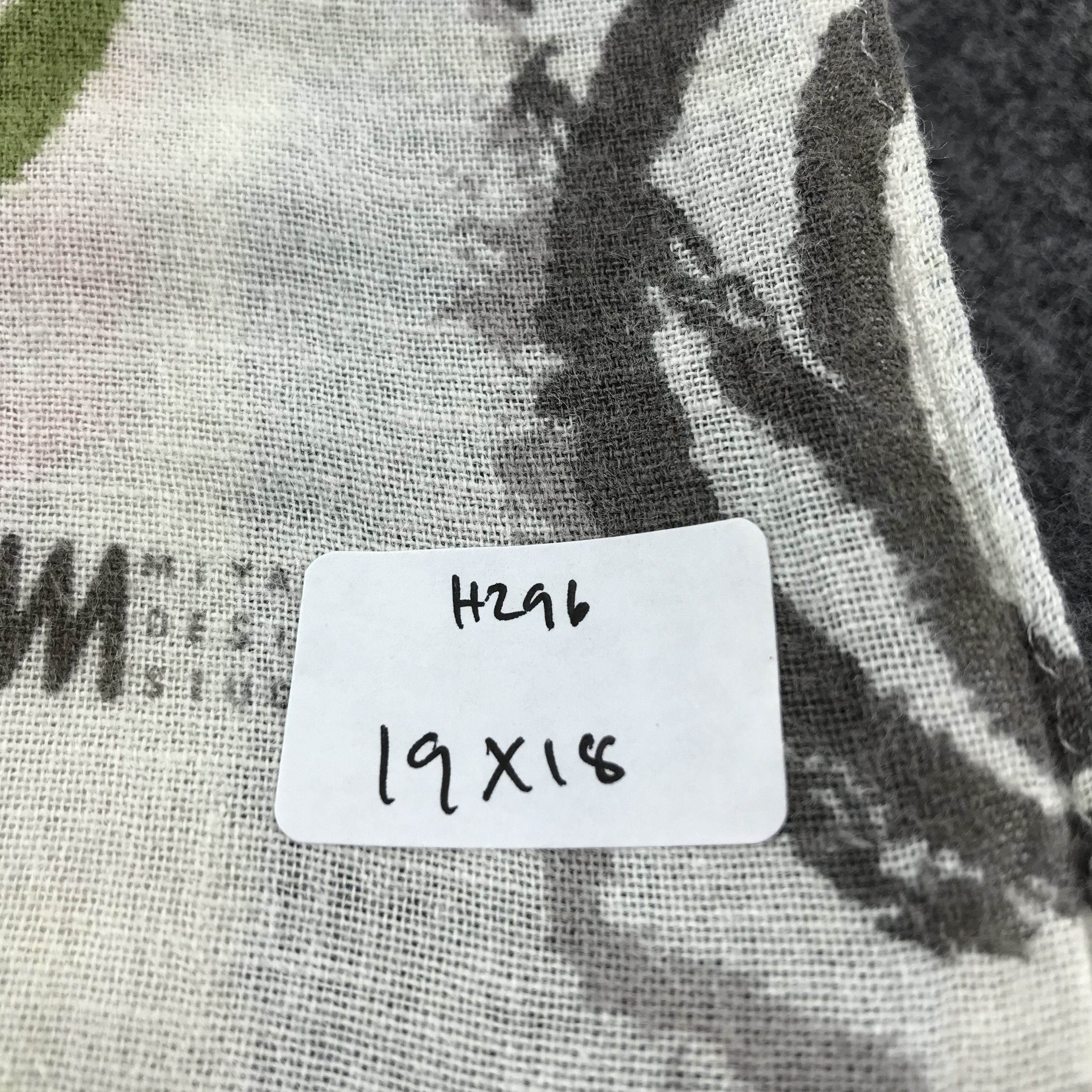 Issey Miyake Issey Miyake Abstract Handkerchief Neckerchief Bandana H296 Size ONE SIZE - 7 Thumbnail