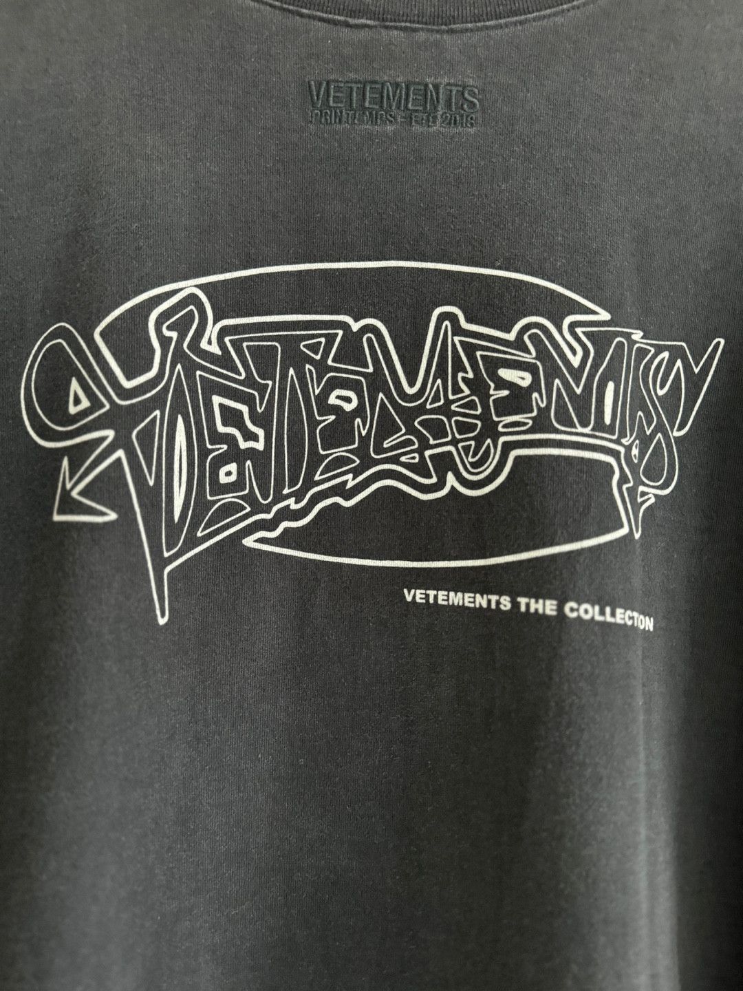 Vetements Vetements Black Printed Cotton Split Side Oversized T-Shirt Size US S / EU 44-46 / 1 - 5 Thumbnail