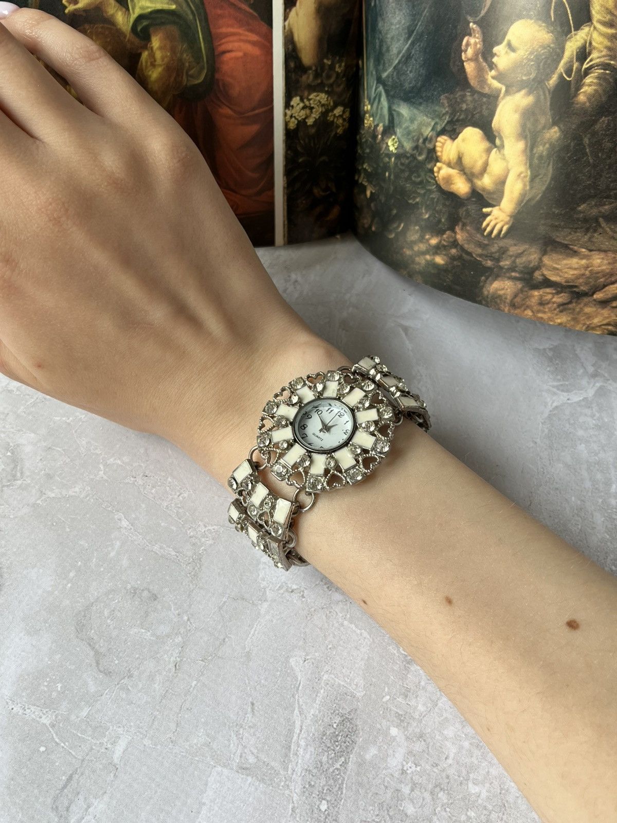 Jewelry × Vintage Elegant Women’s Watch with Swarovski Crystals Bracelet Size ONE SIZE - 8 Thumbnail