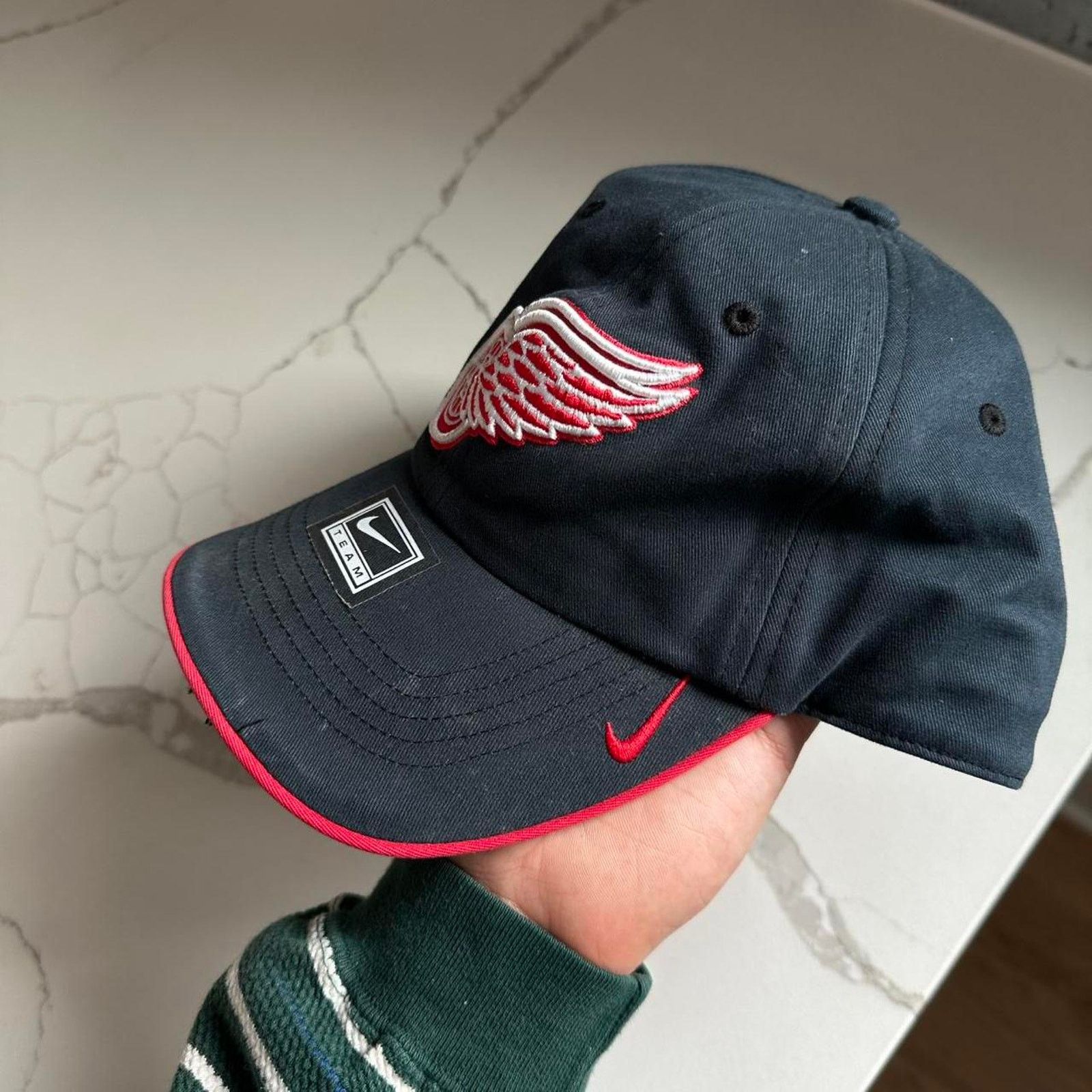 NHL Vintage Y2K Nike Black Faded Detroit Red Wings Hockey Hat Size ONE SIZE - 3 Thumbnail