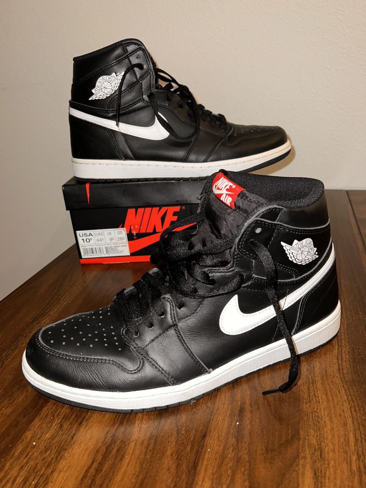 Nike Air Jordan 1 retro High OG “ yin yang” Size US 10.5 / EU 43-44 - 1 Thumbnail