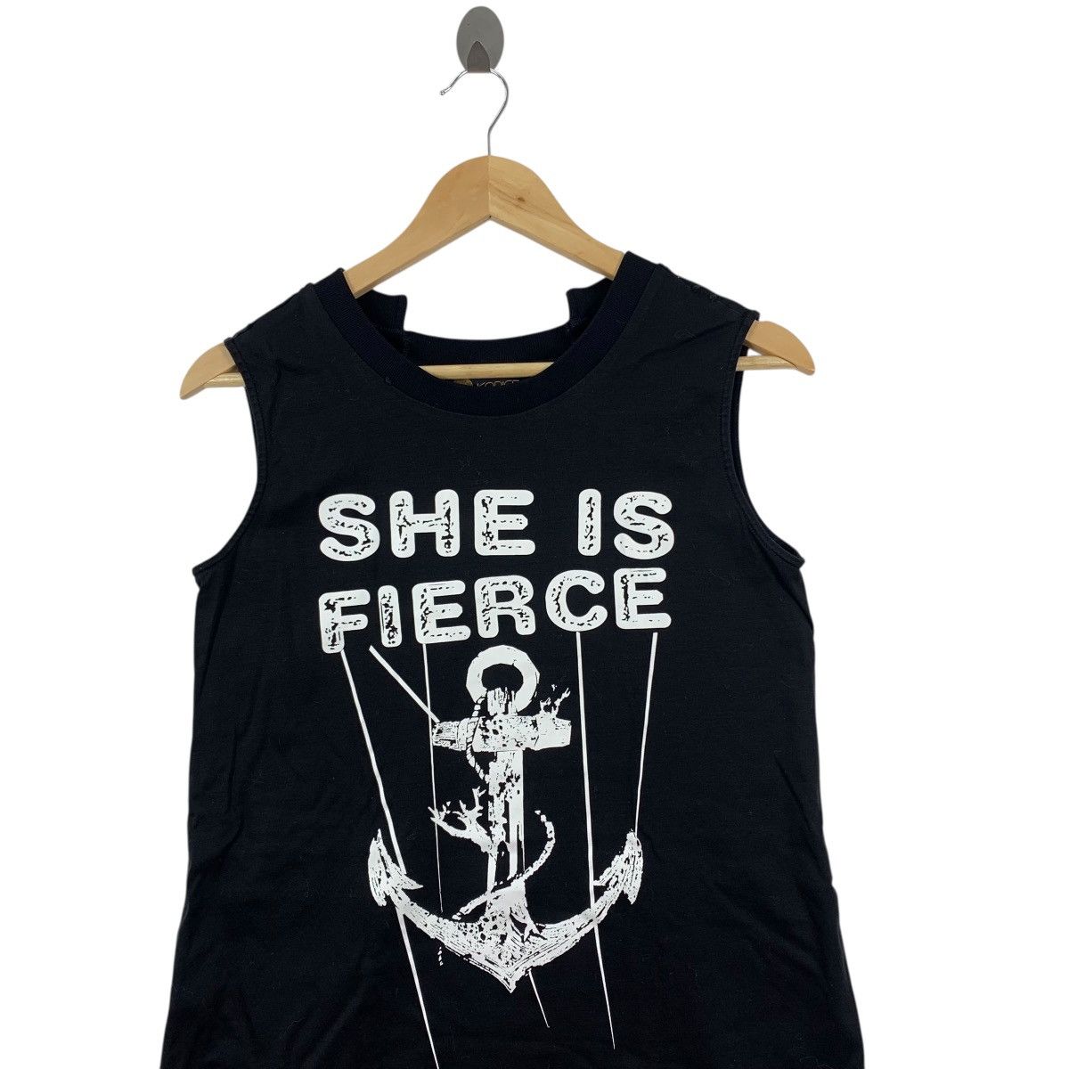 Vintage KODICE She Is Fierce Italian Lab Tank Sleeveless Tshirt Size US S / EU 44-46 / 1 - 2 Thumbnail