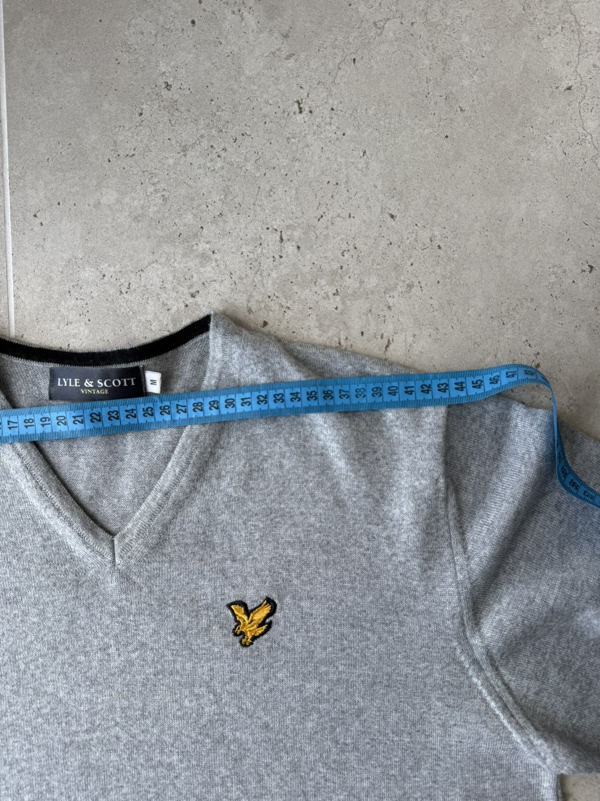 Lyle & Scott Lyle & Scott V-Neck Sweater – Grey Size US M / EU 48-50 / 2 - 9 Thumbnail