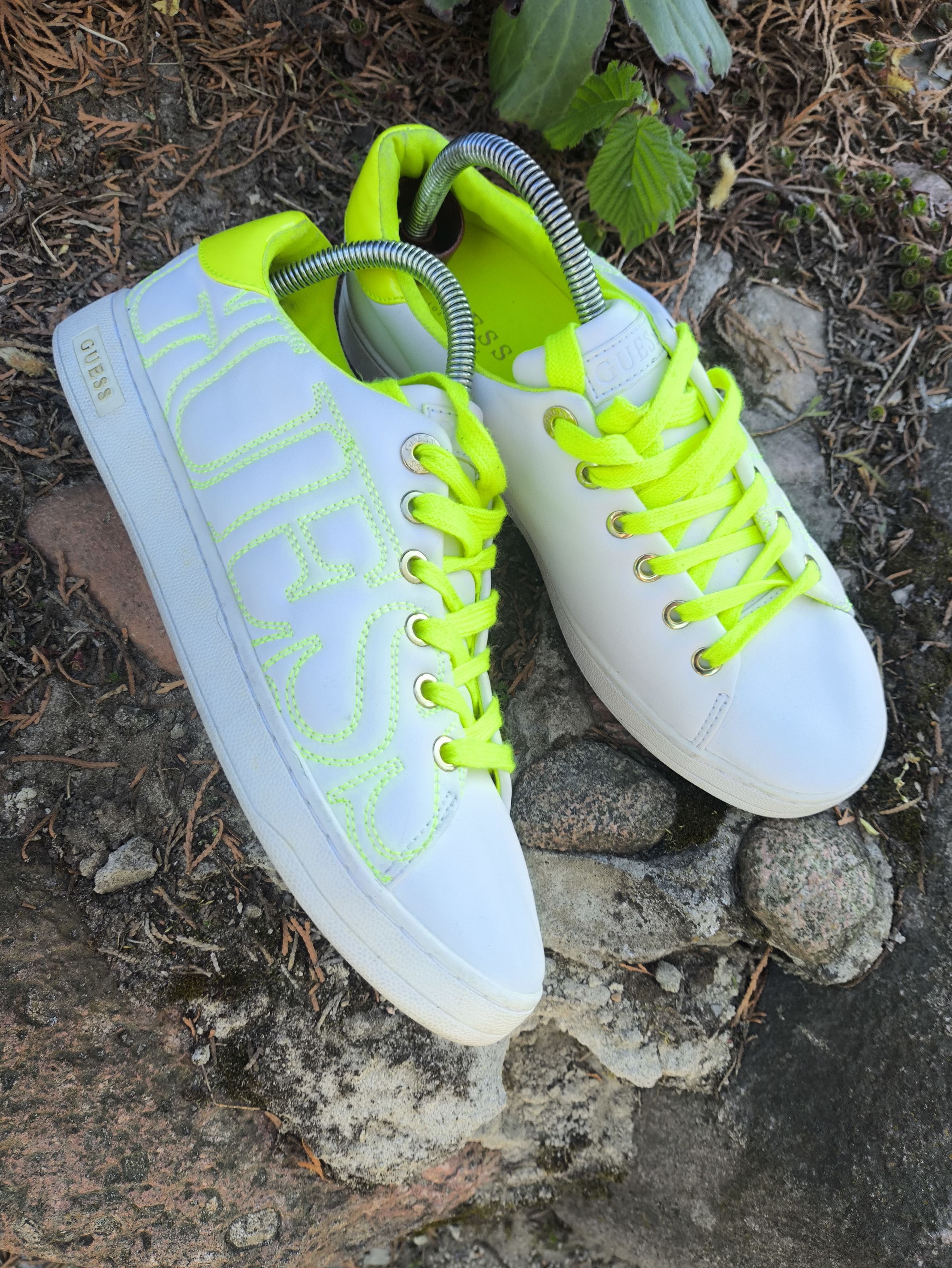 Guess Guess White Neon Logo Sneakers Size 39 Womens Streetwear Size US 9 / IT 39 - 3 Thumbnail