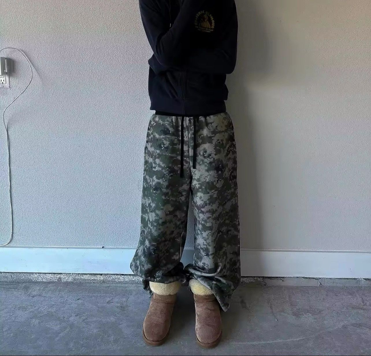 Japanese Brand × Other Camouflage Waist Baggy Sweatpants Size US 33 - 2 Thumbnail