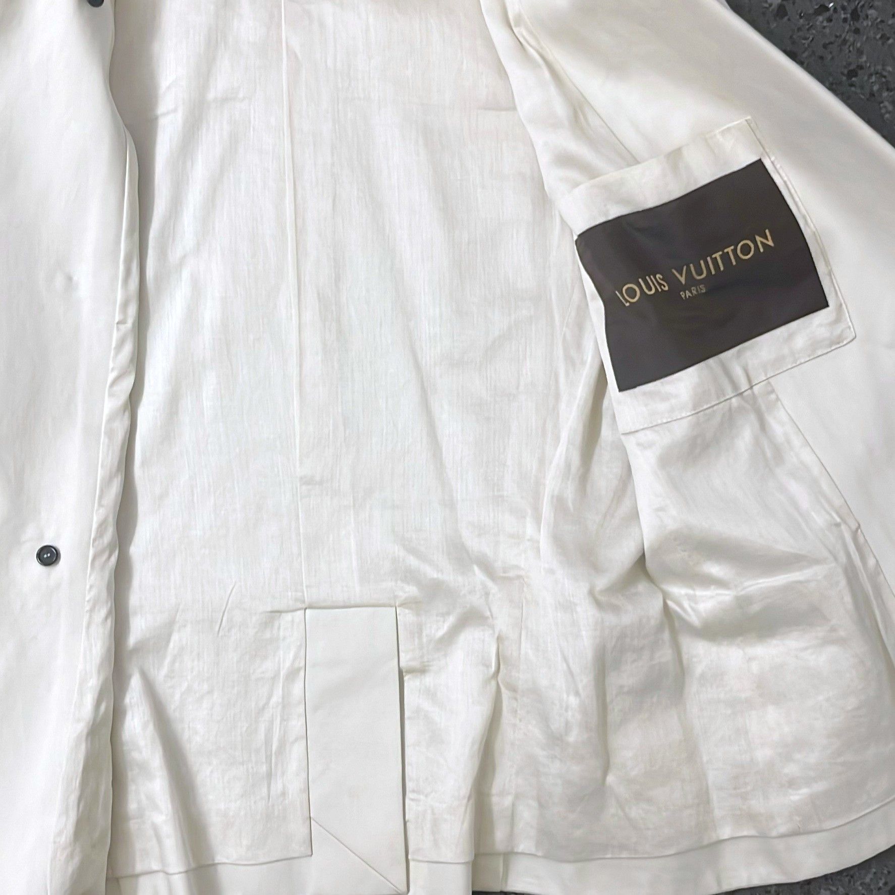 Louis Vuitton Louis Vuitton Cream Double-Breasted Blazer Size 40R - 9 Thumbnail