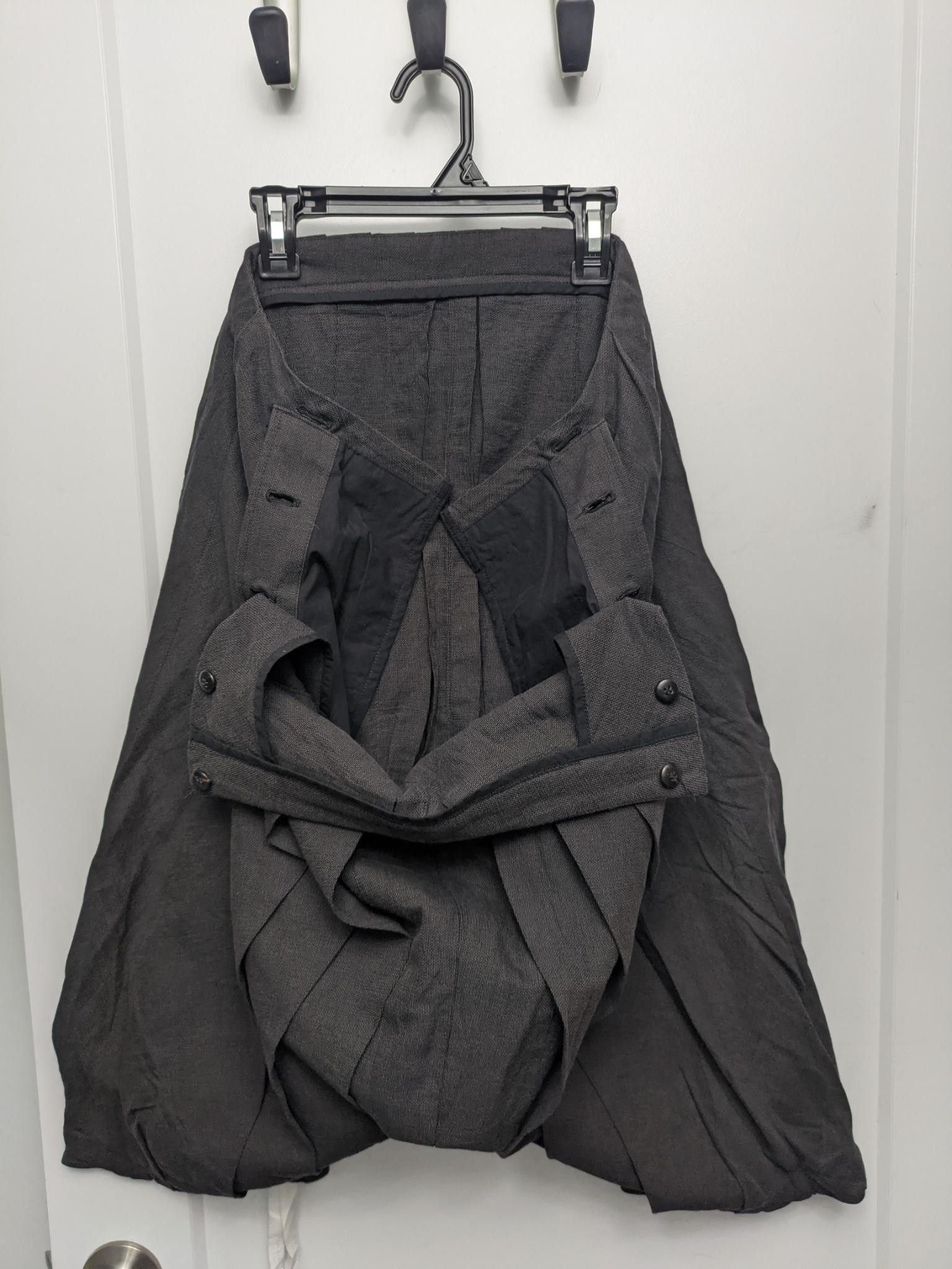 Individual Sentiments SS12 Pleated Sarouel Shorts (8/10F-LC7, sz 2 fits 32) Size US 32 / EU 48 - 3 Thumbnail