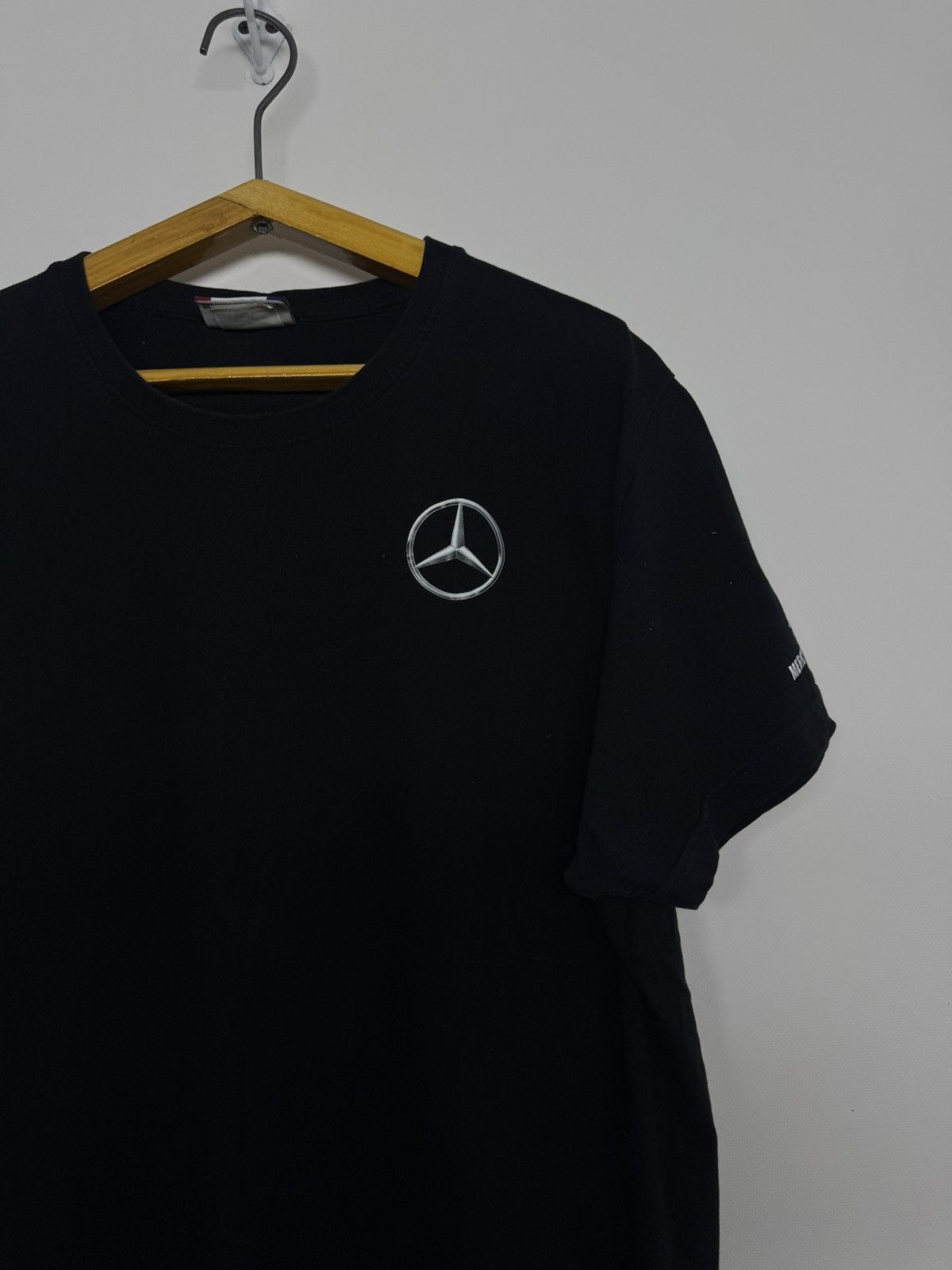 Clique Vintage Mercedes Benz Embroidered AMG logo t-shirt Size US L / EU 52-54 / 3 - 7 Thumbnail