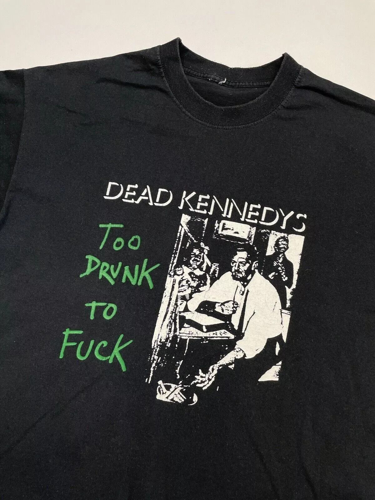 Vintage VINTAGE 1995 DEAD KENNEDYS TOO DRUNK TO FUC# SHIRT RARE BAND Size US M / EU 48-50 / 2 - 4 Thumbnail