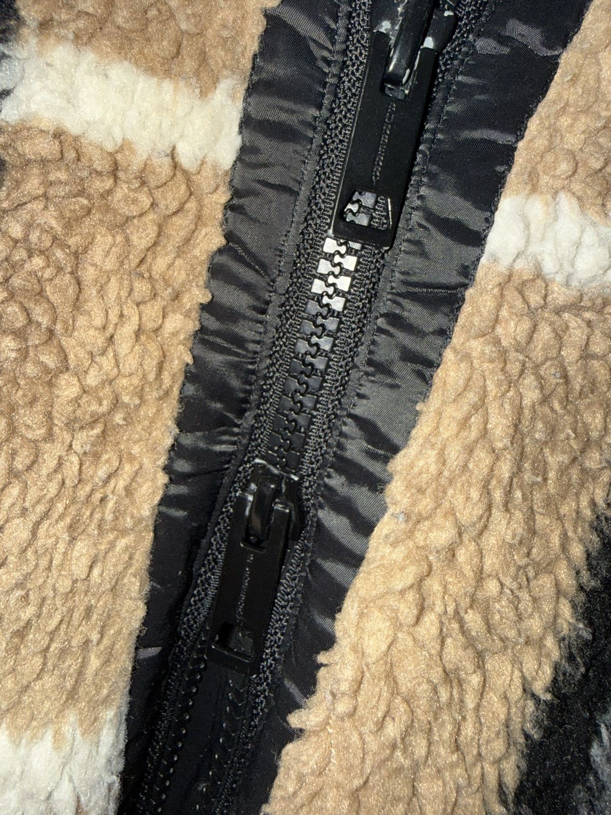 Burberry Burberry Jacket/Fleece Size US M / EU 48-50 / 2 - 3 Thumbnail