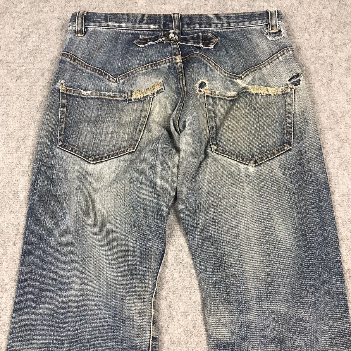 Issey Miyake SUNAO KUWAHARA ISSEY MIYAKE DISTRESSED DENIM PANTS Size 30" / US 8 / IT 44 - 12 Thumbnail
