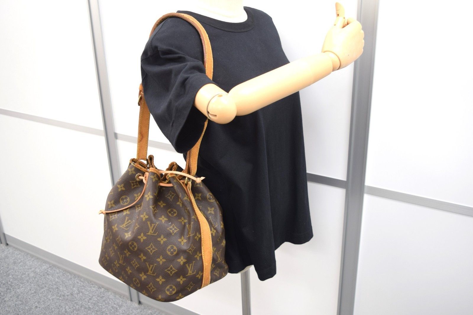 Louis Vuitton LV Petite Noe Shoulder Bag Monogram Canvas M42226 Size ONE SIZE - 14 Thumbnail