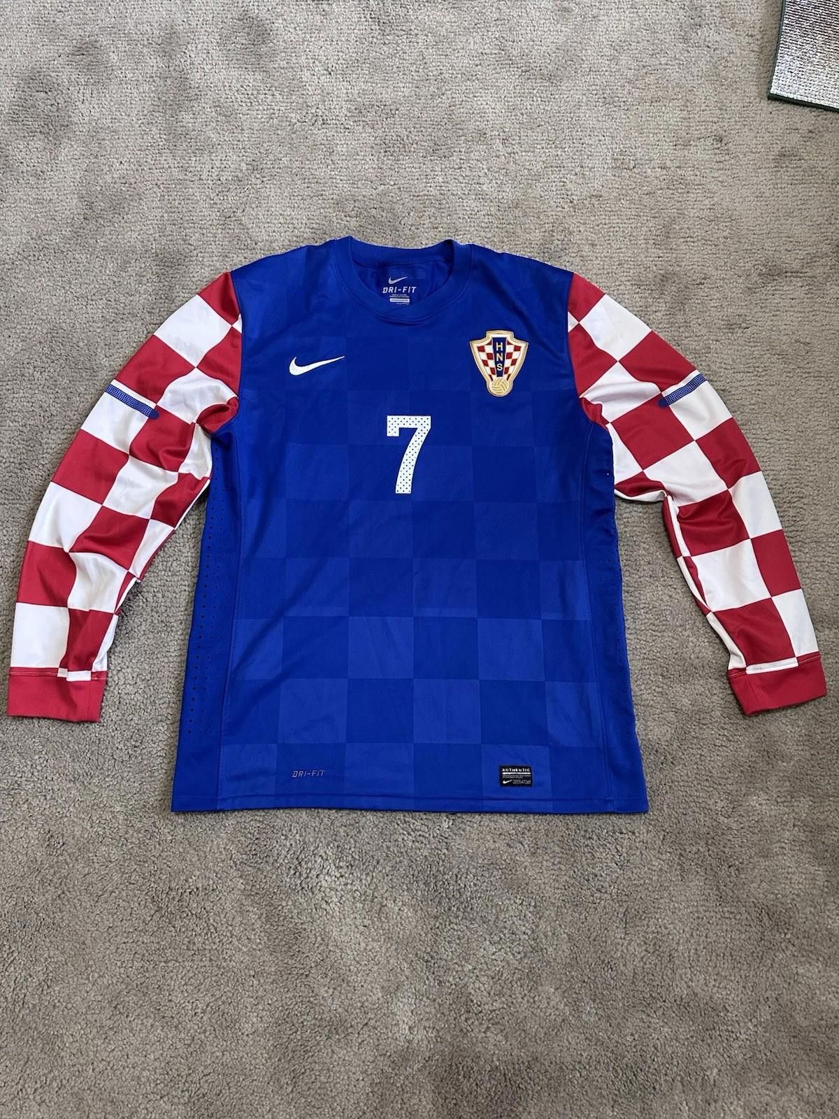Nike 2010-2012 Nike Croatia #7 Rakitić Away Player Match Issue Size US L / EU 52-54 / 3 - 1 Thumbnail
