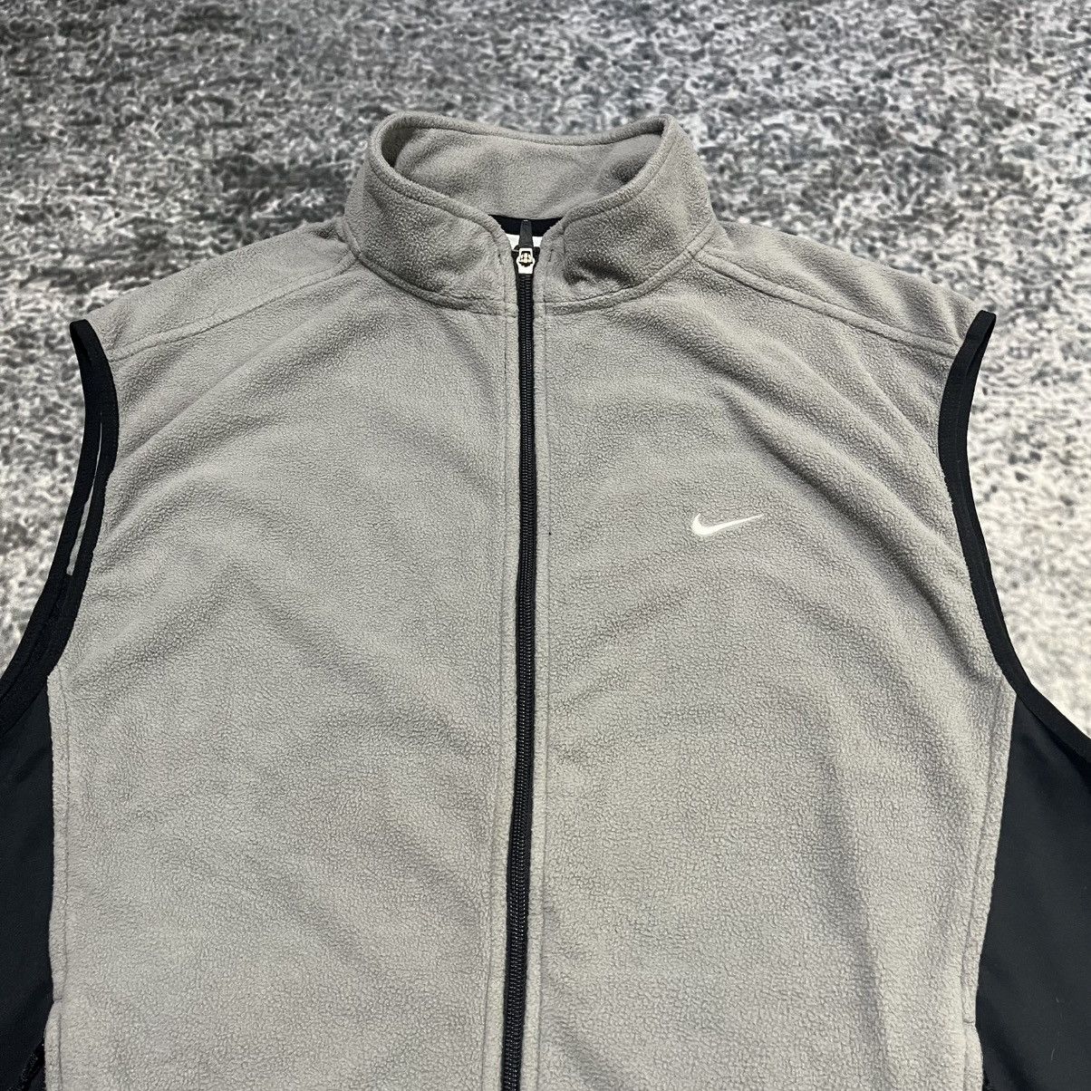 Nike VINTAGE 90s NIKE MINI SWOOSH GRAY BLACK FULL ZIP FLEECE VEST Size US XXL / EU 58 / 5 - 5 Thumbnail