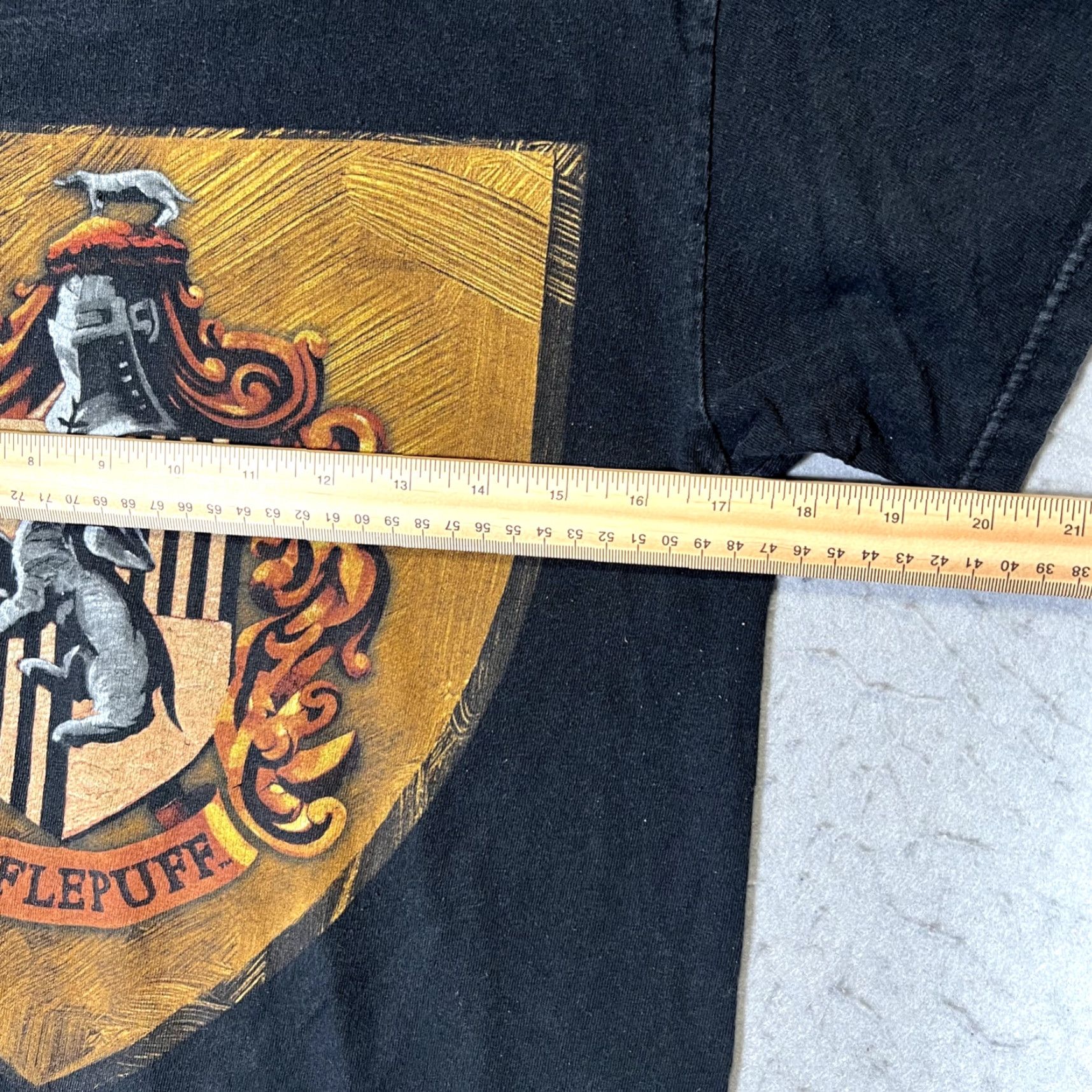 Vintage A1 Harry Potter Hufflepuff Shield Shirt Adult Small Black Movie Promo Mens Size US S / EU 44-46 / 1 - 2 Thumbnail