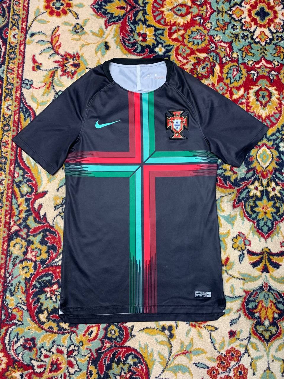 Nike PORTUGAL 2018 FIFA WORLD CUP TRAINING JERSEY SOCCER SHIRT Size US S / EU 44-46 / 1 - 1 Thumbnail