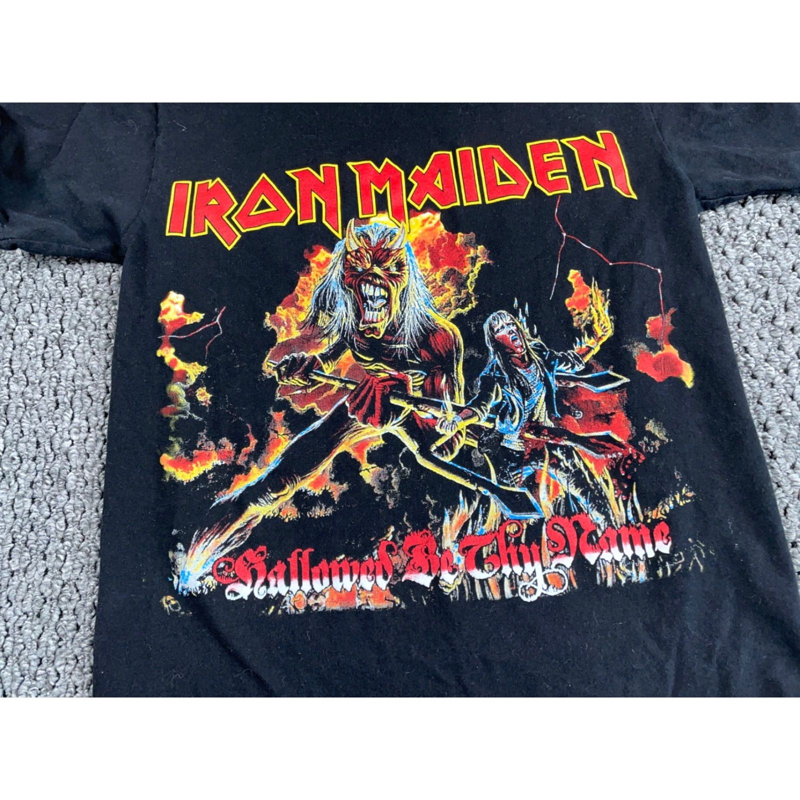 Etro Iron Maiden Hallowed Be Thy Name Black Graphic T-Shirt Adult Small Metal Music Mens Double-Sided Size US S / EU 44-46 / 1 - 7 Thumbnail
