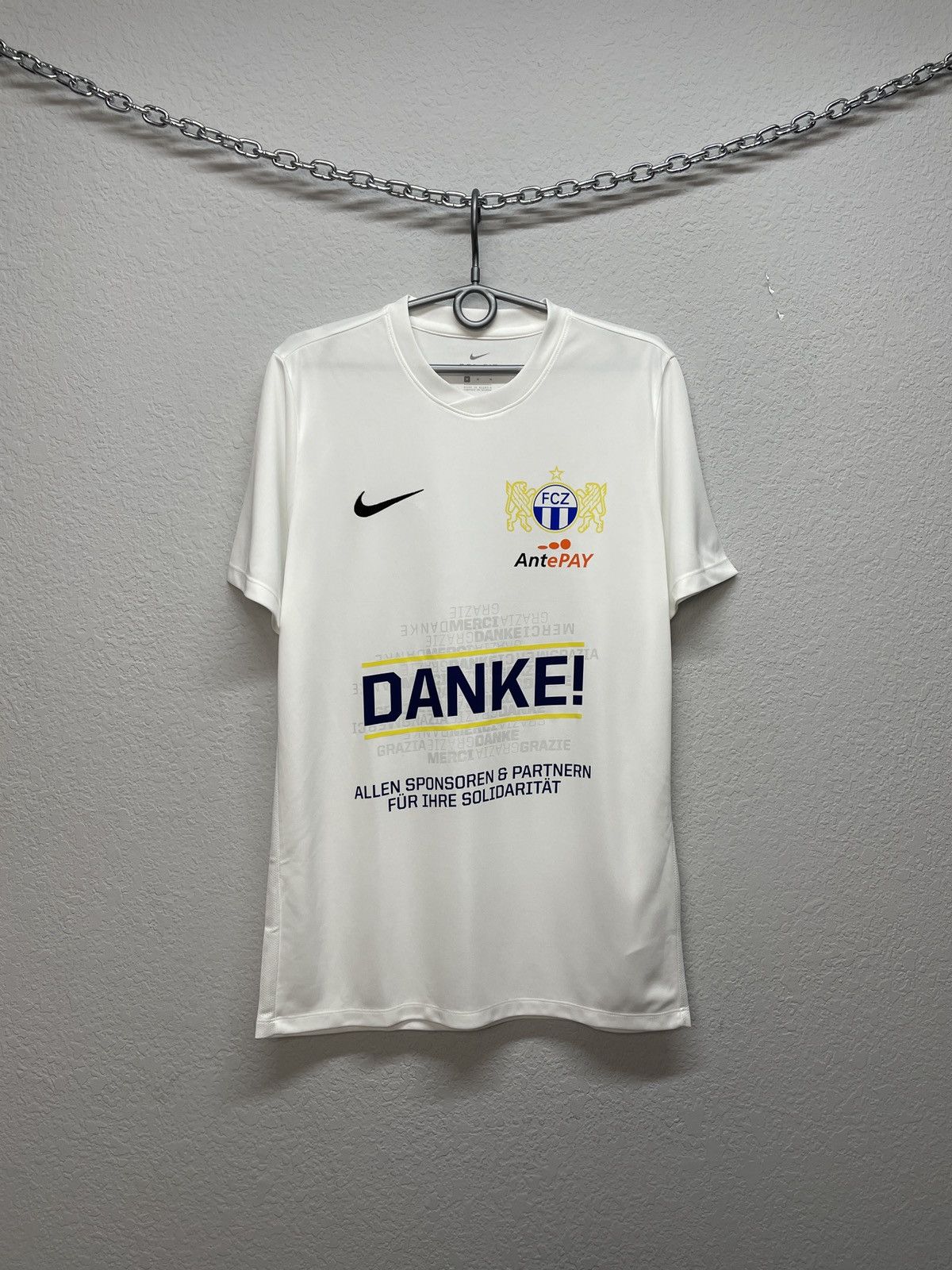 Vintage Vintage Nike FC Zurich Home Football Jersey Blockcore Tee Size US M / EU 48-50 / 2 - 5 Thumbnail