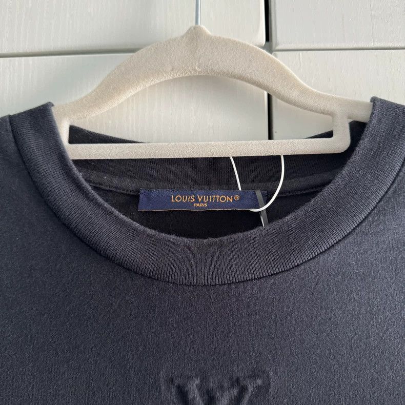 Louis Vuitton Louis Vuitton Solid Logo Short Sleeve Size US M / EU 48-50 / 2 - 3 Thumbnail