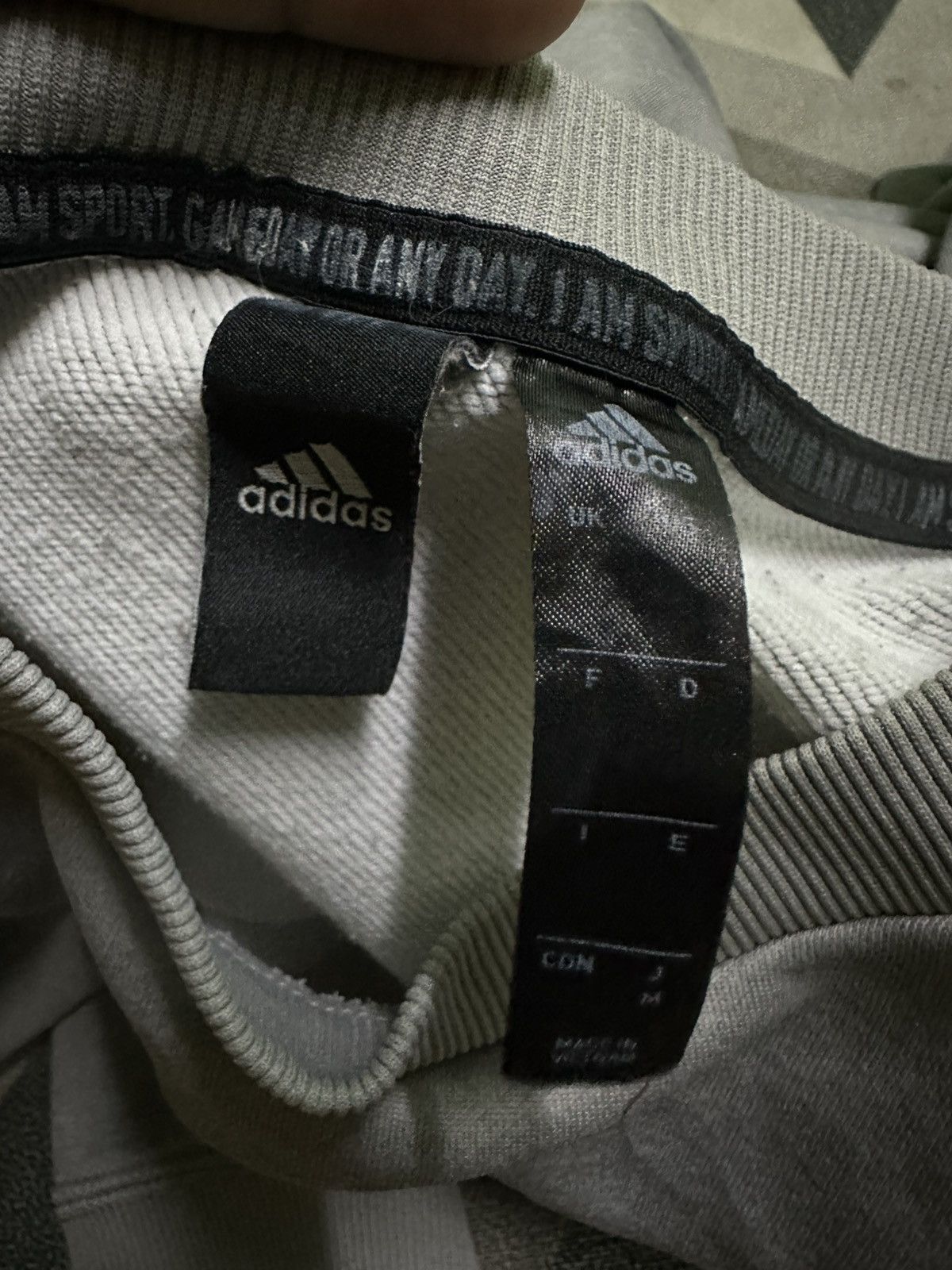 Adidas Adidas essentials sweater Size US M / EU 48-50 / 2 - 7 Thumbnail