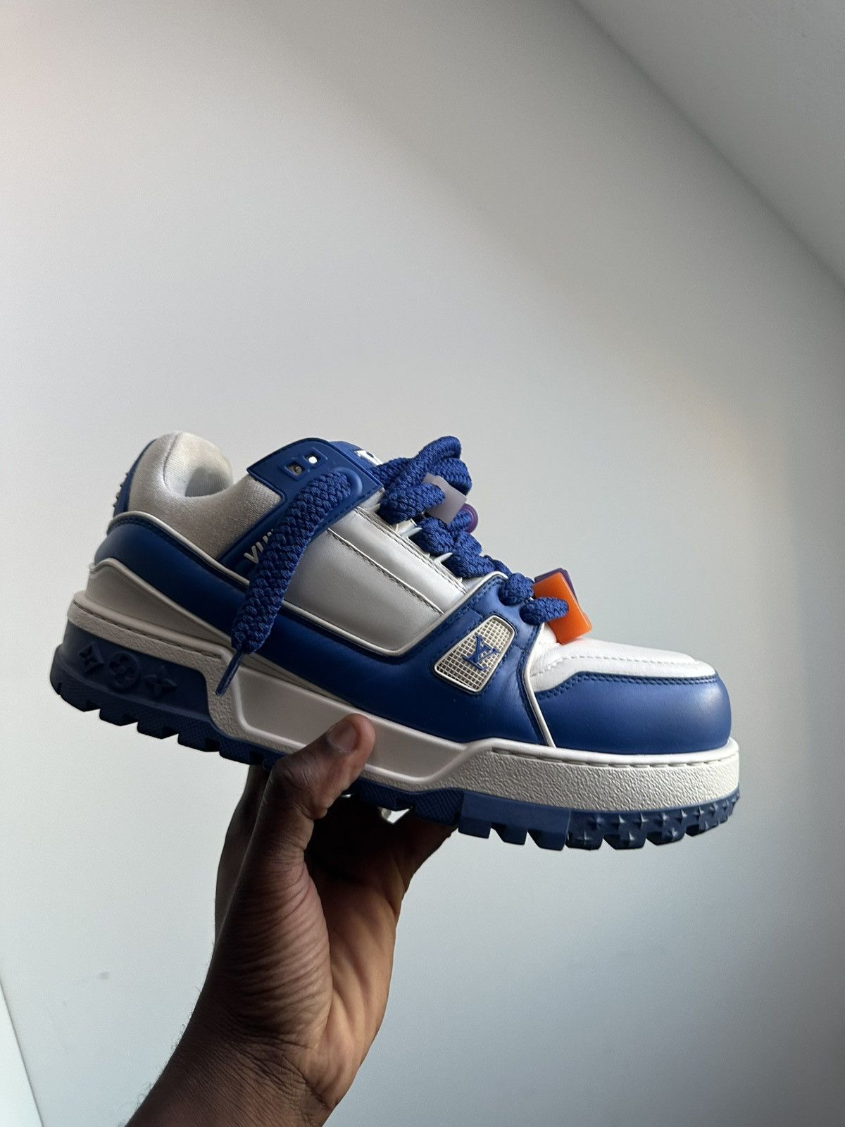 Louis Vuitton Louis vuitton maxi sneaker Size US 10.5 / EU 43-44 - 2 Thumbnail