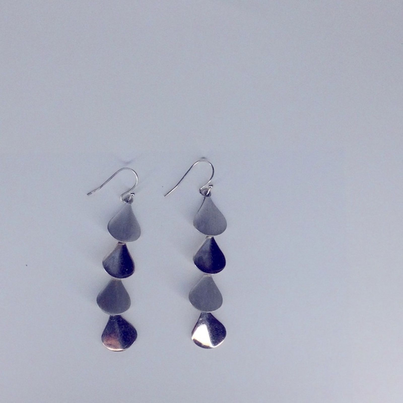 Other Retro Waterfall Cascade Teardrop Silver Tone Earrings Size ONE SIZE - 2 Thumbnail