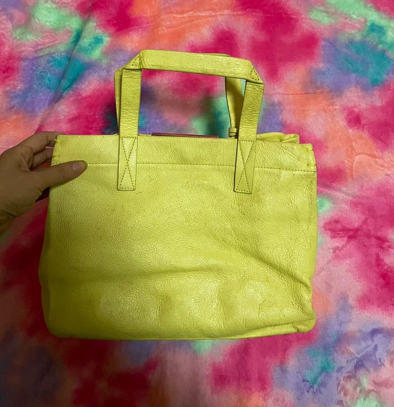 Vivienne Westwood Vivienne Westwood size os Lemon yellow handbag Size ONE SIZE - 3 Thumbnail