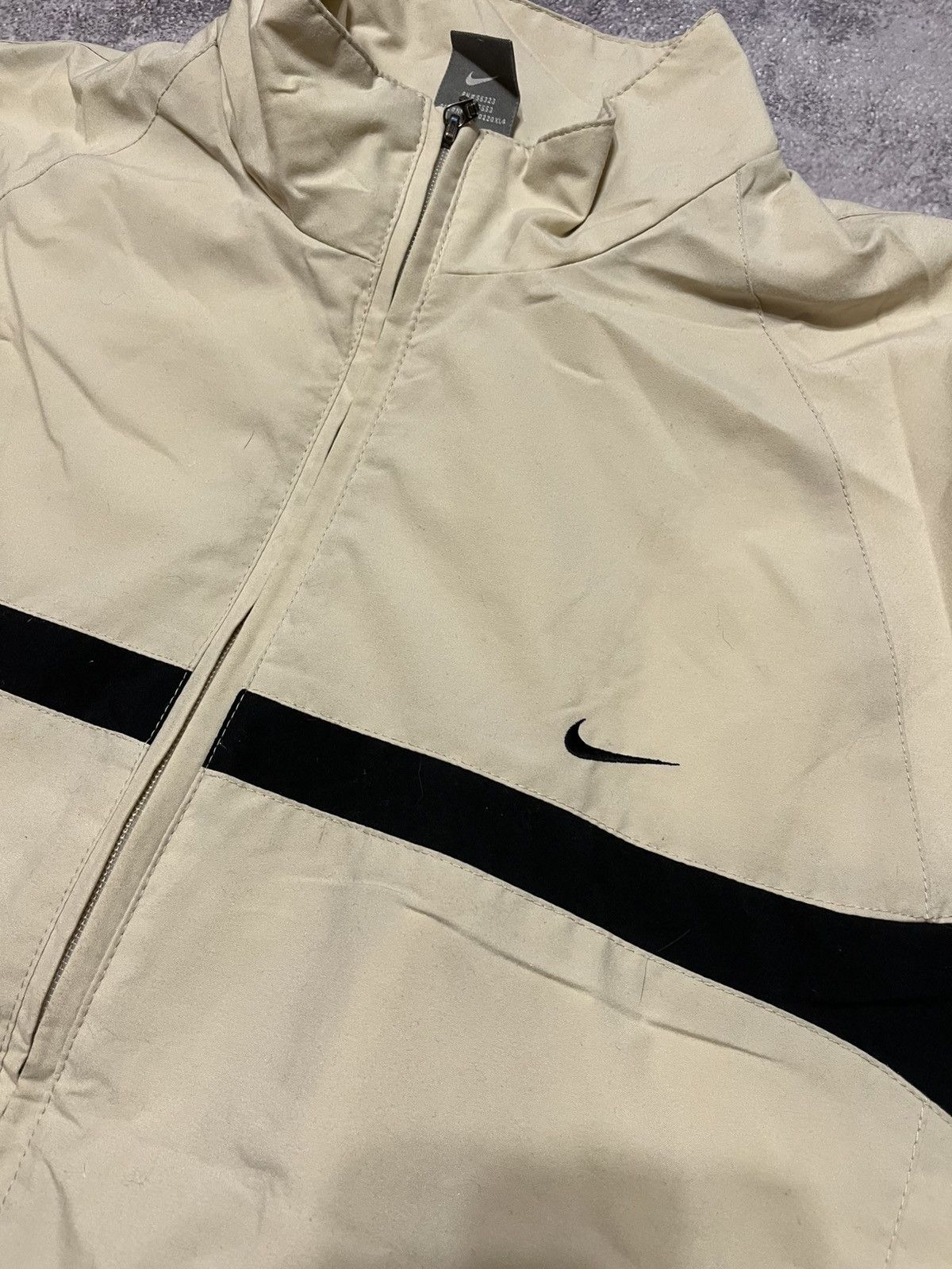 Nike Vintage Nike beige jacket Size US XL / EU 56 / 4 - 2 Thumbnail