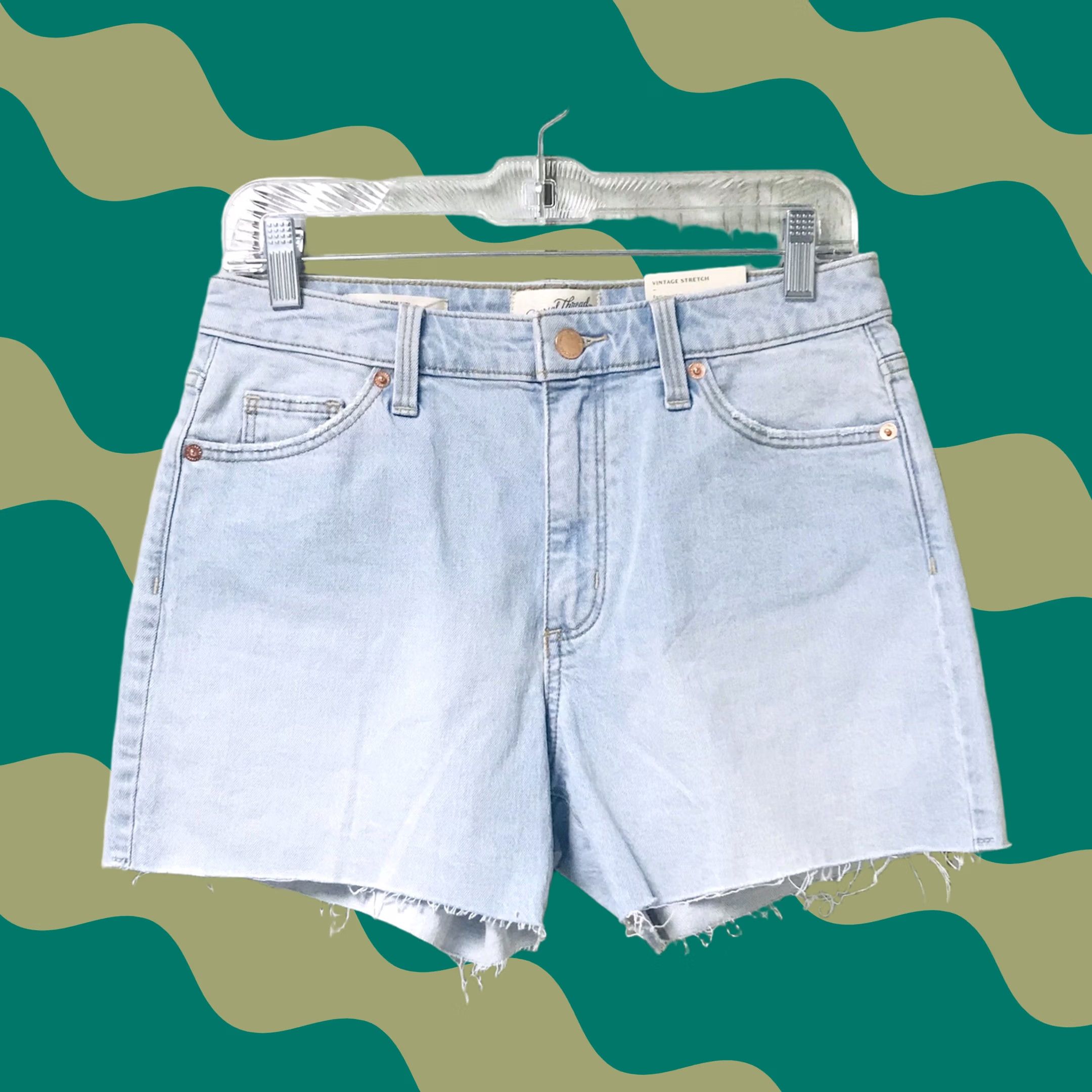 Vintage VINTAGE Universal Thread Women Denim Shorts Midi Distressed Light Blue 4 Short Regular Stretch Pockets Easy Care Mens Girls Womens Size 27" / US 4 / IT 40 - 1 Thumbnail