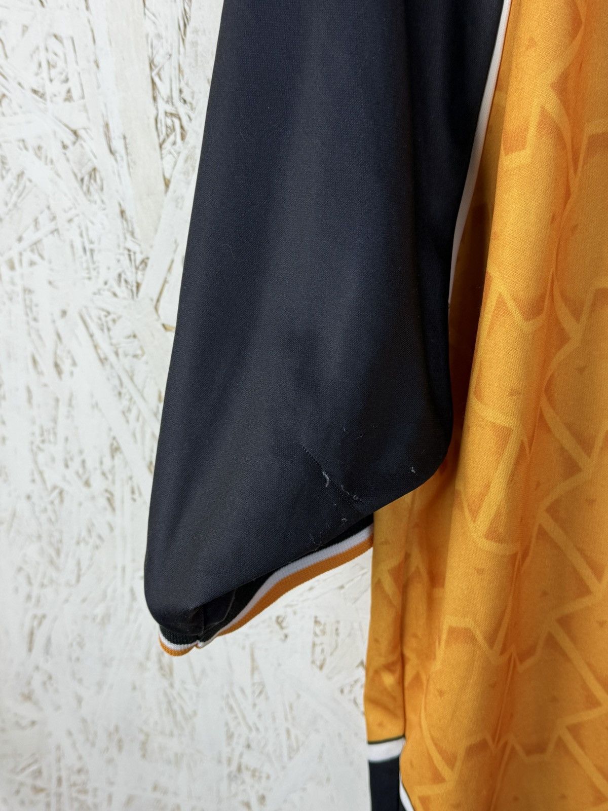 Puma 90s Wolverhampton Wanderers 1996/98 Home Kit Soccer Jersey Size US L / EU 52-54 / 3 - 10 Thumbnail