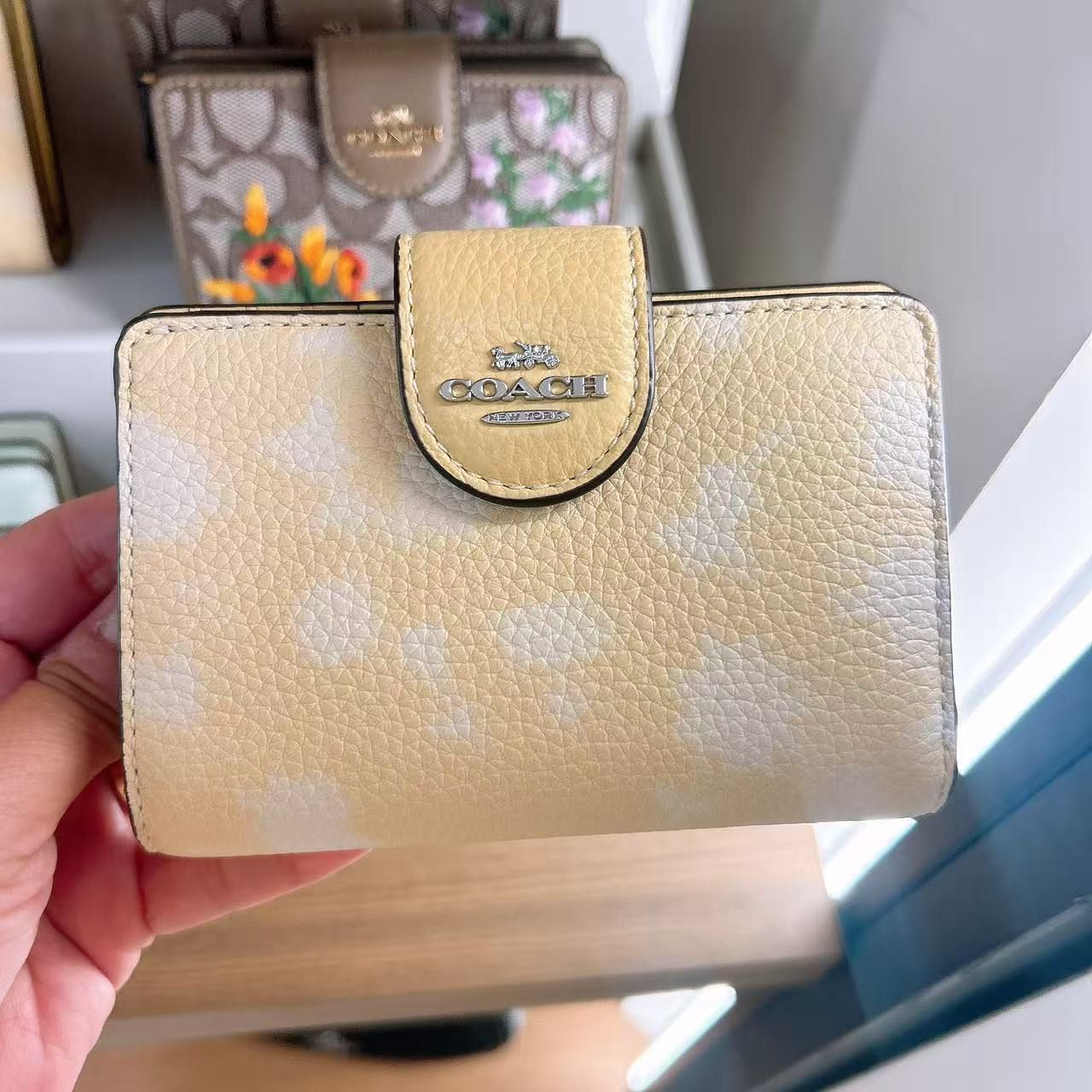 Coach Medium Corner Zip Wallet With Floral Print CEC30 Size ONE SIZE - 1 Thumbnail
