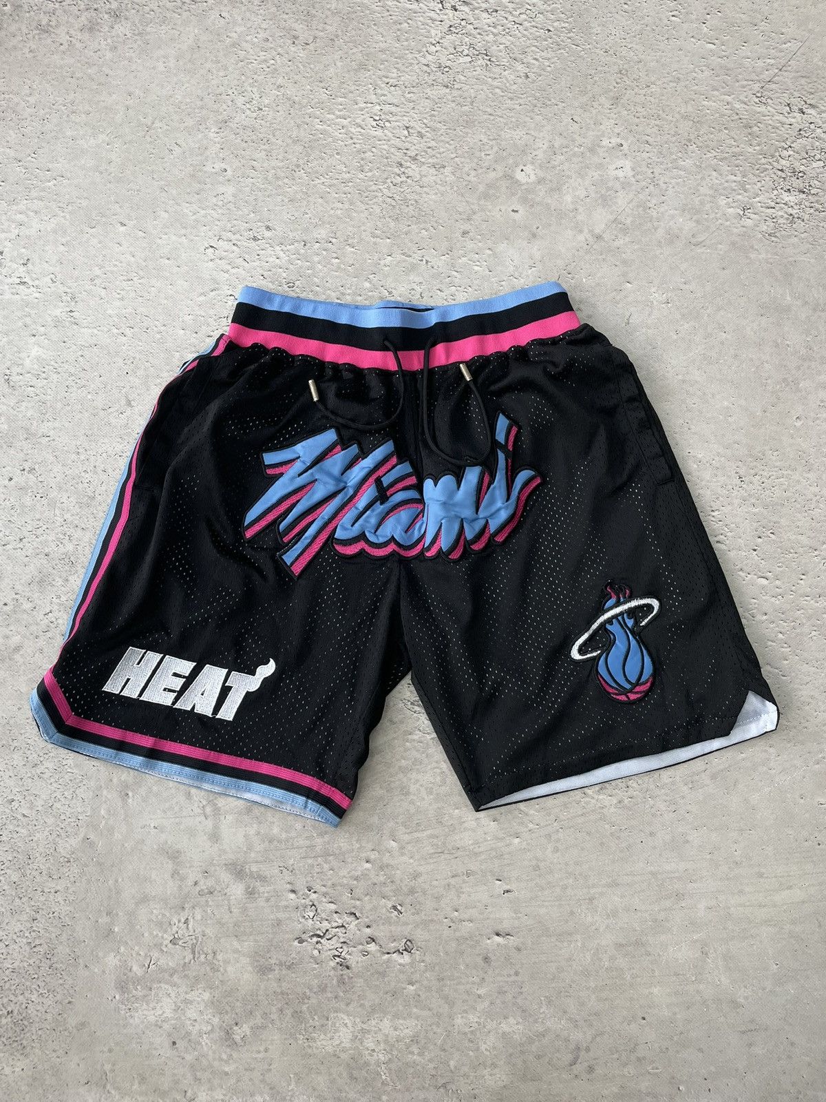 NBA Rare just don Miami heat nba short hype y2k Size US 30 / EU 46 - 1 Thumbnail