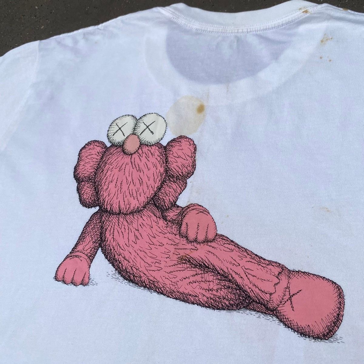 Uniqlo RARE ‼️ Kaws Size US XL / EU 56 / 4 - 2 Thumbnail