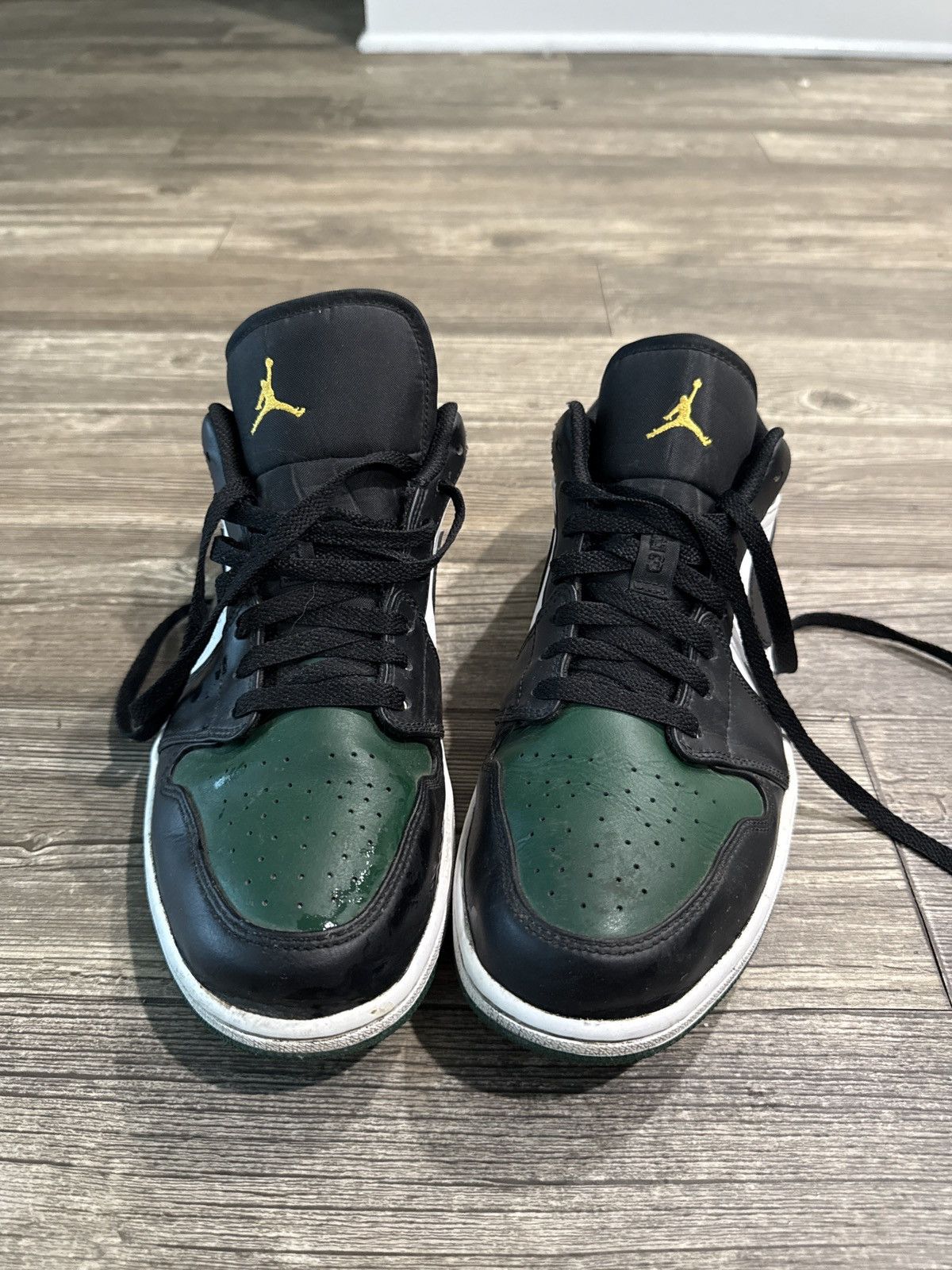 Jordan Brand Air Jordan 1 Low 'Green Toe' Size US 12 / EU 45 - 3 Thumbnail
