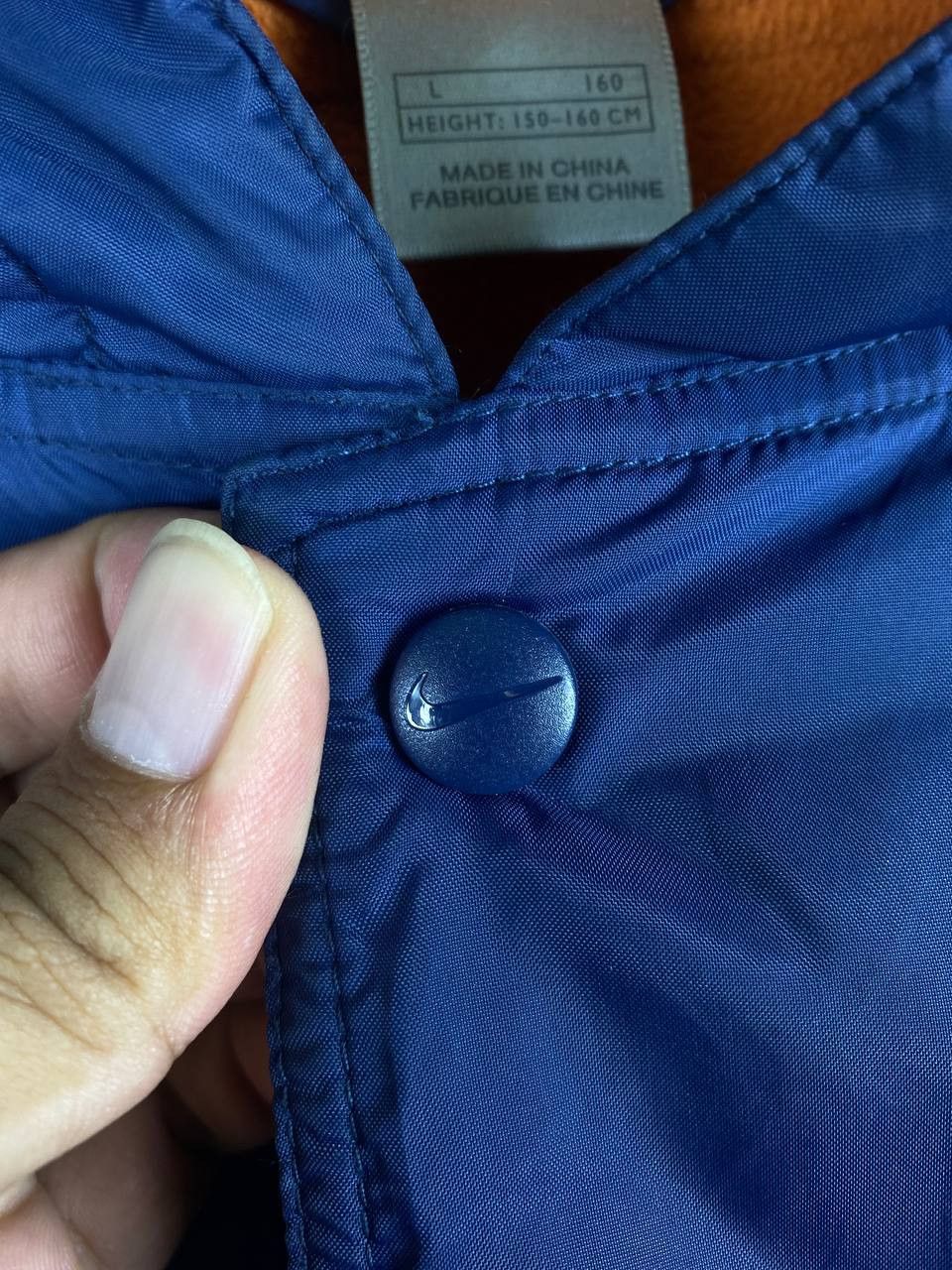 Nike nike long coach jacket faded swoosh at the back Size US L / EU 52-54 / 3 - 4 Thumbnail