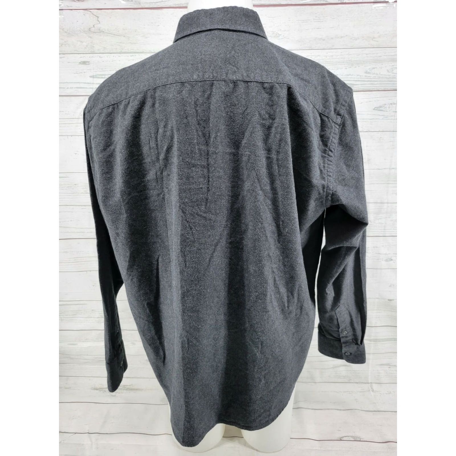 UNTUCKit UNTUCKit Long Sleeve Button Up Shirt Gray Charcoal Cotton Men’s XXL Regular Size Shirt Button-Up Casual Vintage No N/A Size US XXL / EU 58 / 5 - 6 Thumbnail