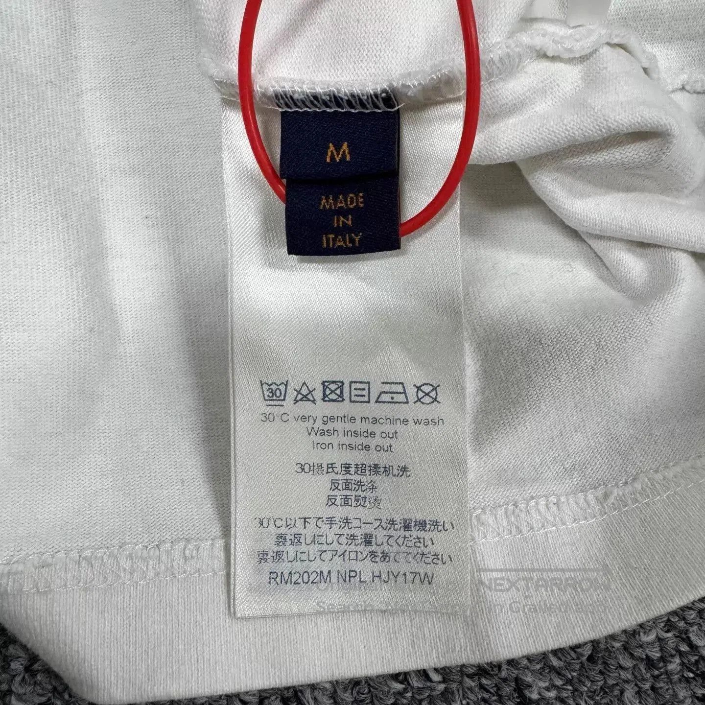 Louis Vuitton White Short Sleeve Graphic Print T. Size US M / EU 48-50 / 2 - 7 Thumbnail