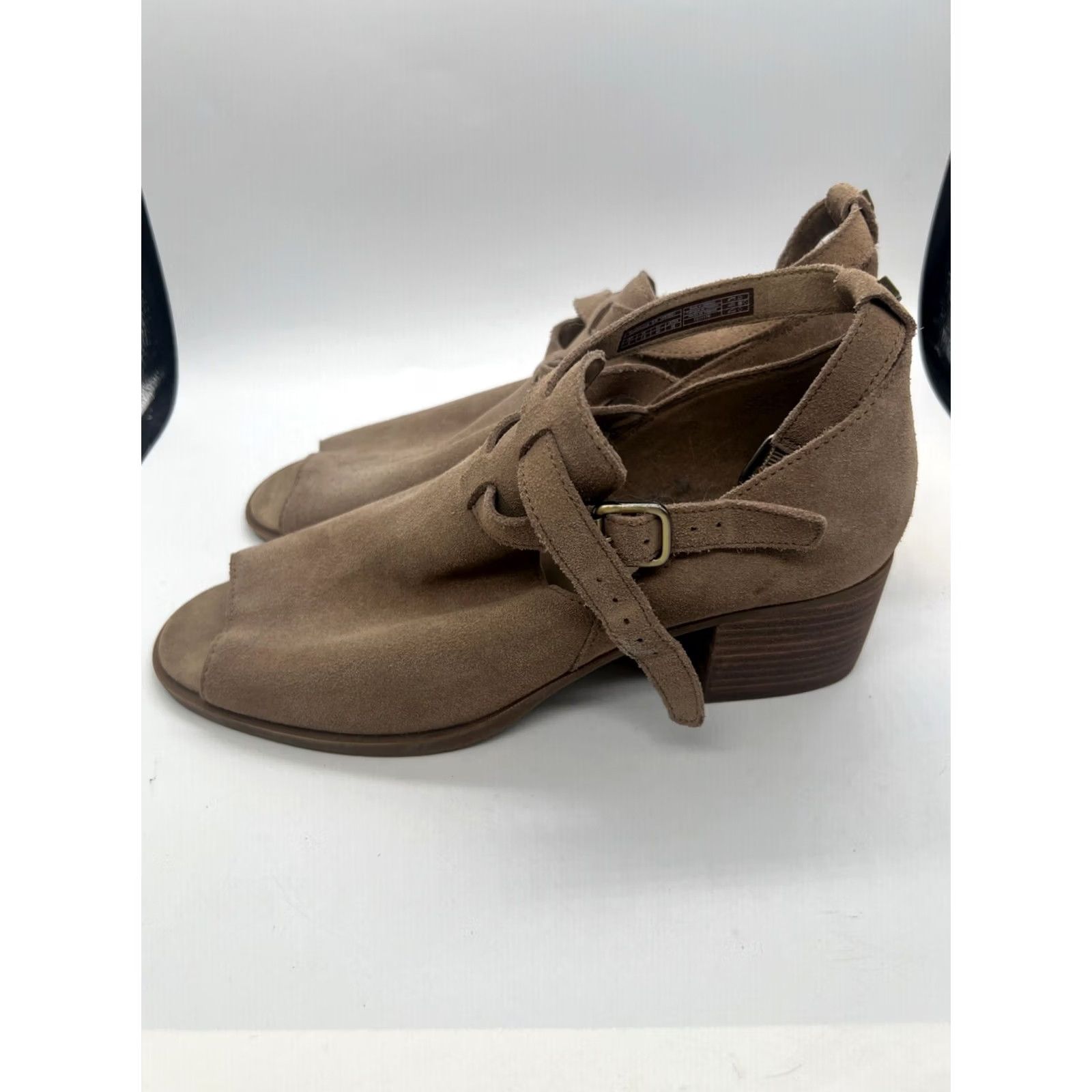 Vintage Koolaburra by UGG Sophy Peep-Toe Sandal Suede Leather Taupe Block Heel 9 Womens Medium Cork? Size US 9 / IT 39 - 7 Thumbnail