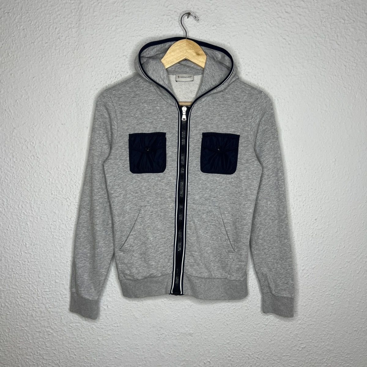 Designer × Moncler Moncler Nylon Pocket Zip Up Hoodie Grey Logo Sleeve Size XS / US 0-2 / IT 36-38 - 1 Thumbnail