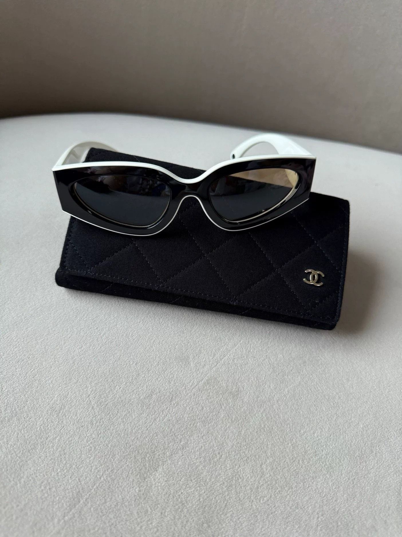Chanel Chanel Black White Cat Eye Sunglasses Size ONE SIZE - 1 Thumbnail