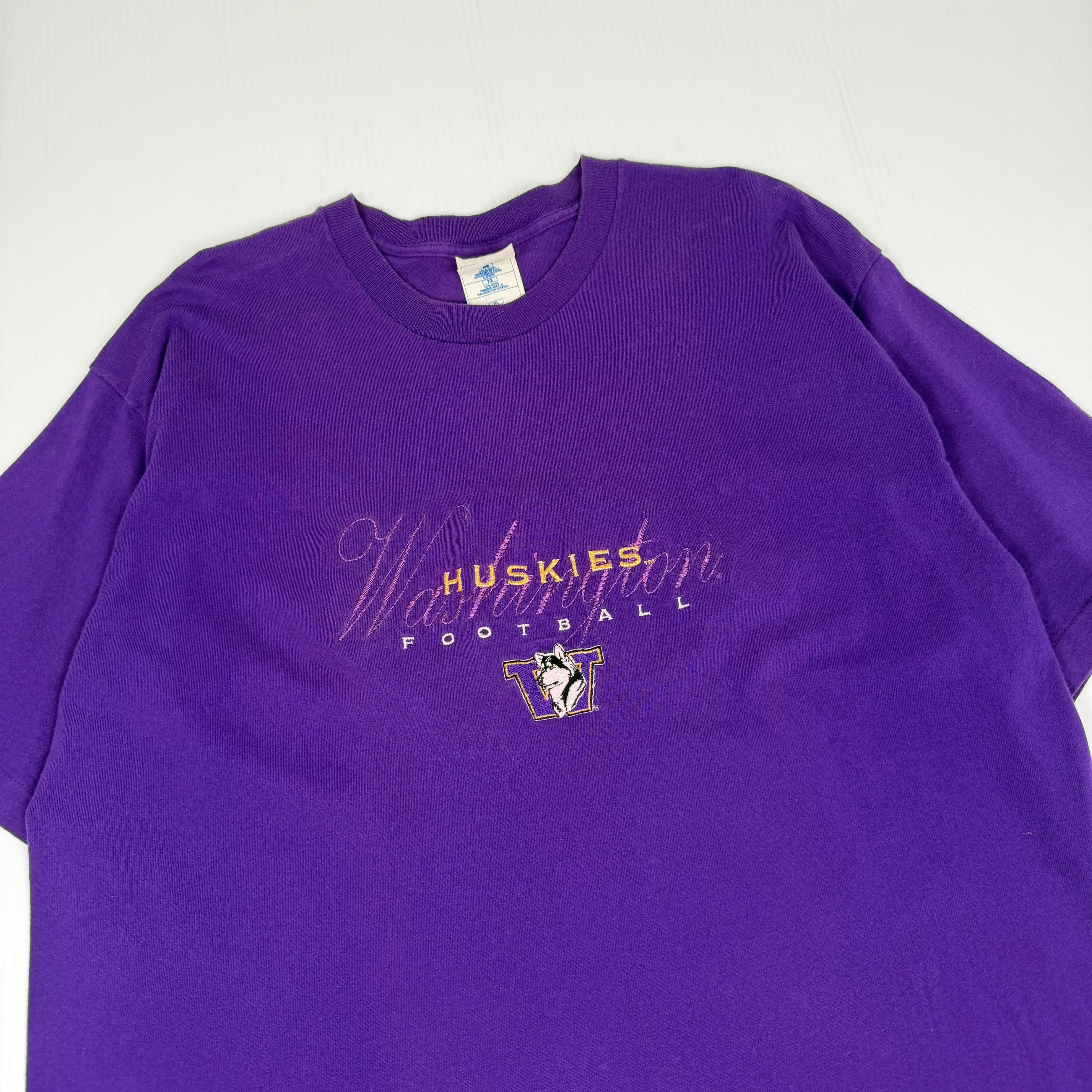Pro Player Vintage Pro Player Washington Huskies Embroidered Tee XL Size US XL / EU 56 / 4 - 2 Thumbnail