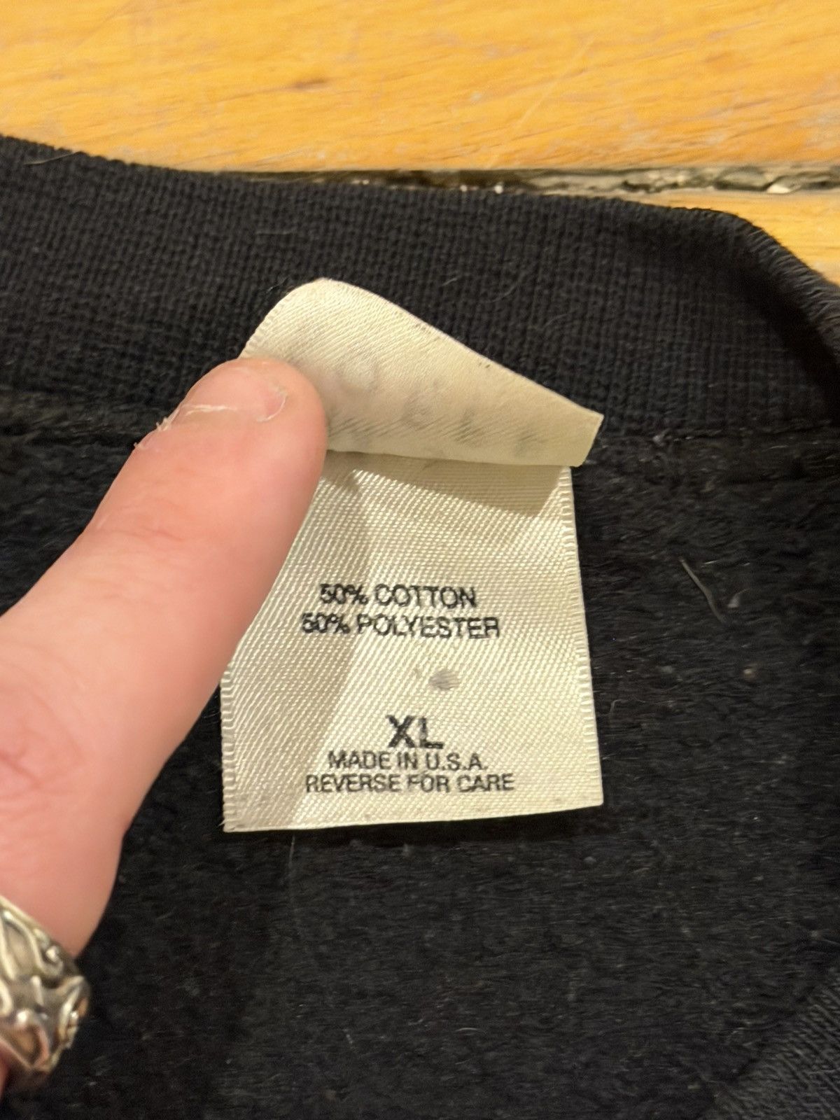 Vintage Vintage 80s Distressed Reflective Print Navy Black Crewneck Size US L / EU 52-54 / 3 - 8 Thumbnail