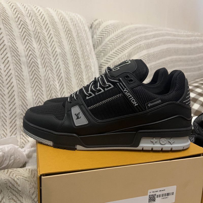 Louis Vuitton Louis Vuitton Trainer Black Leather Sneakers 0079 Size US 9.5 / EU 42-43 - 1 Thumbnail