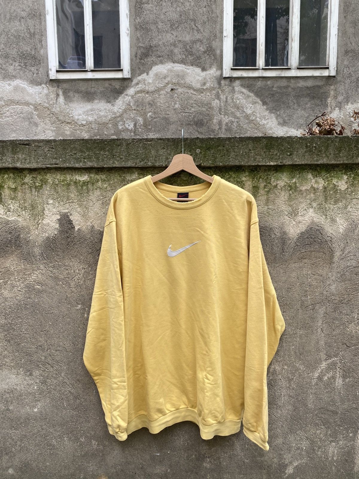 Nike × Vintage Vintage Nike Central Embroidered Logo Sweatshirt Size US L / EU 52-54 / 3 - 1 Thumbnail