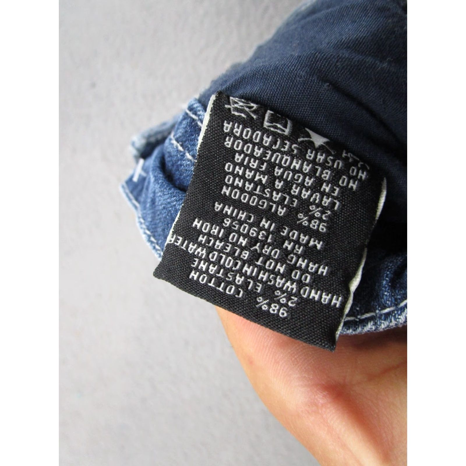 Grace in LA Grace In LA Denim Shorts Embroidered Stretch Cuffed Flap Pocket 5-Pocket Size 28 Blue Womens Casual Summer Spring Vintage: No (not vintage) Size 28" / US 6 / IT 42 - 4 Thumbnail
