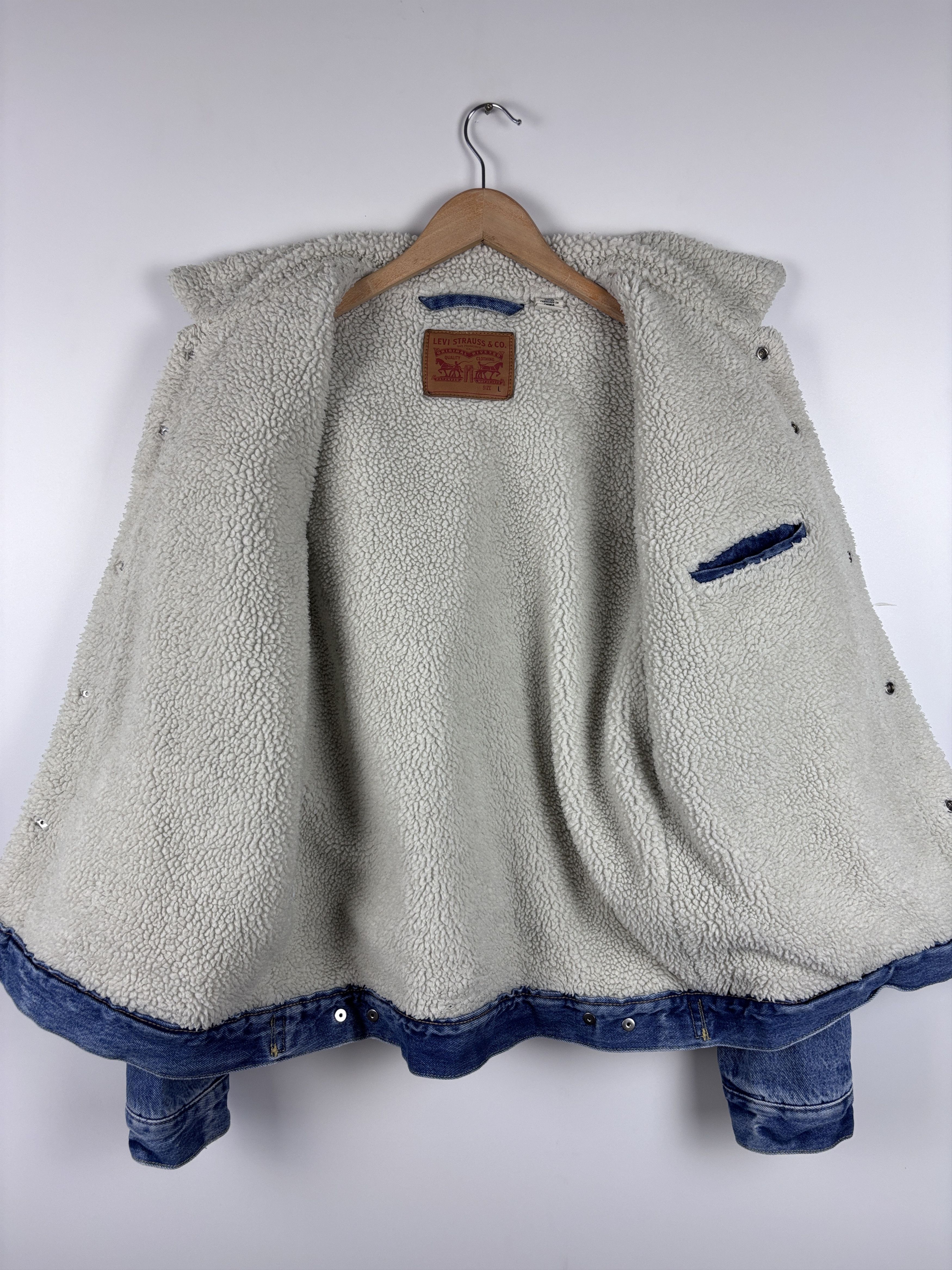 Levi's Mens Levis Sherpa Denim Jacket Trucker Blue Size L Size US L / EU 52-54 / 3 - 7 Thumbnail