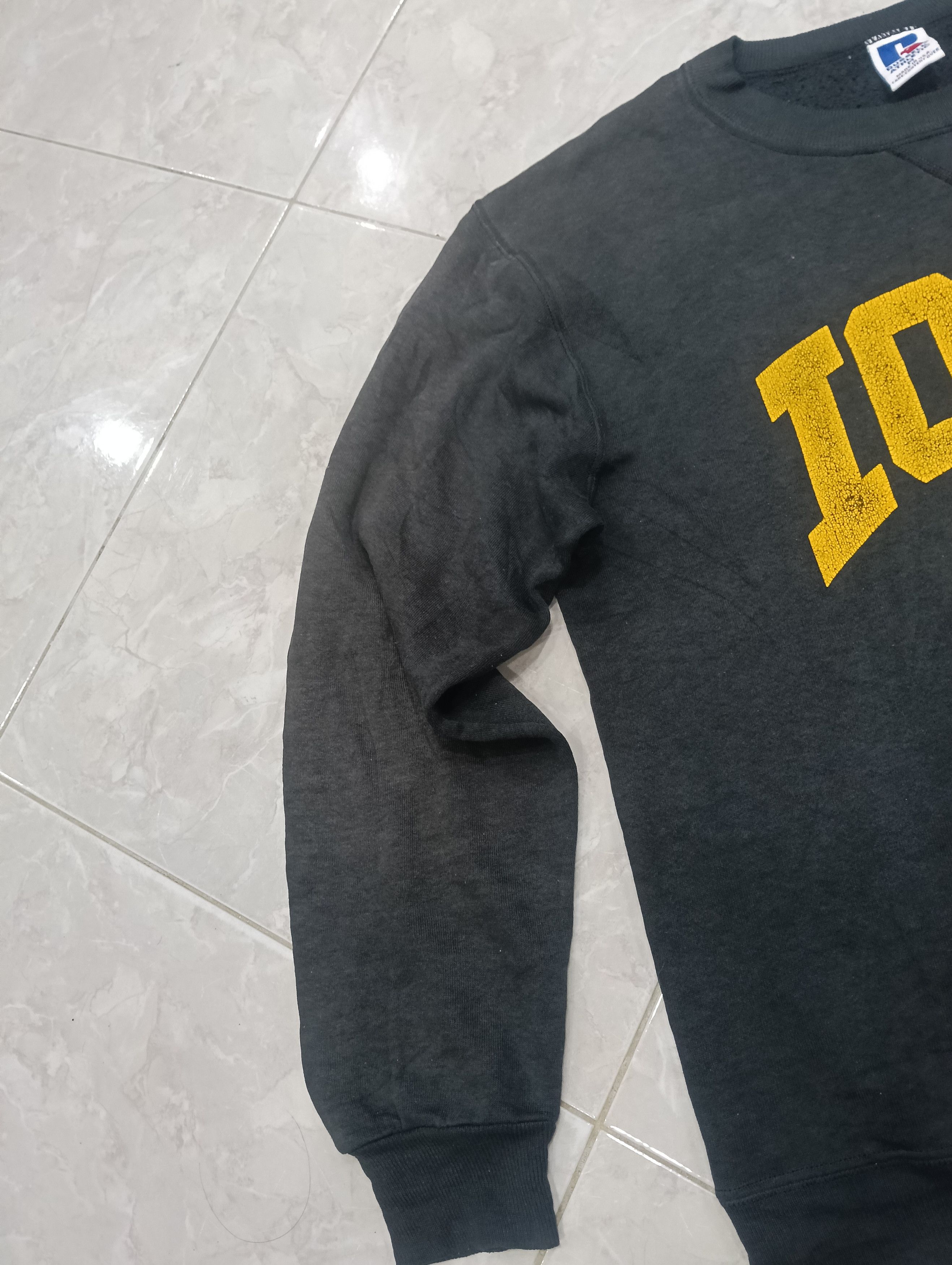 Russell Athletic Vintage 80s University Of Iowa Crewneck Size US M / EU 48-50 / 2 - 5 Thumbnail